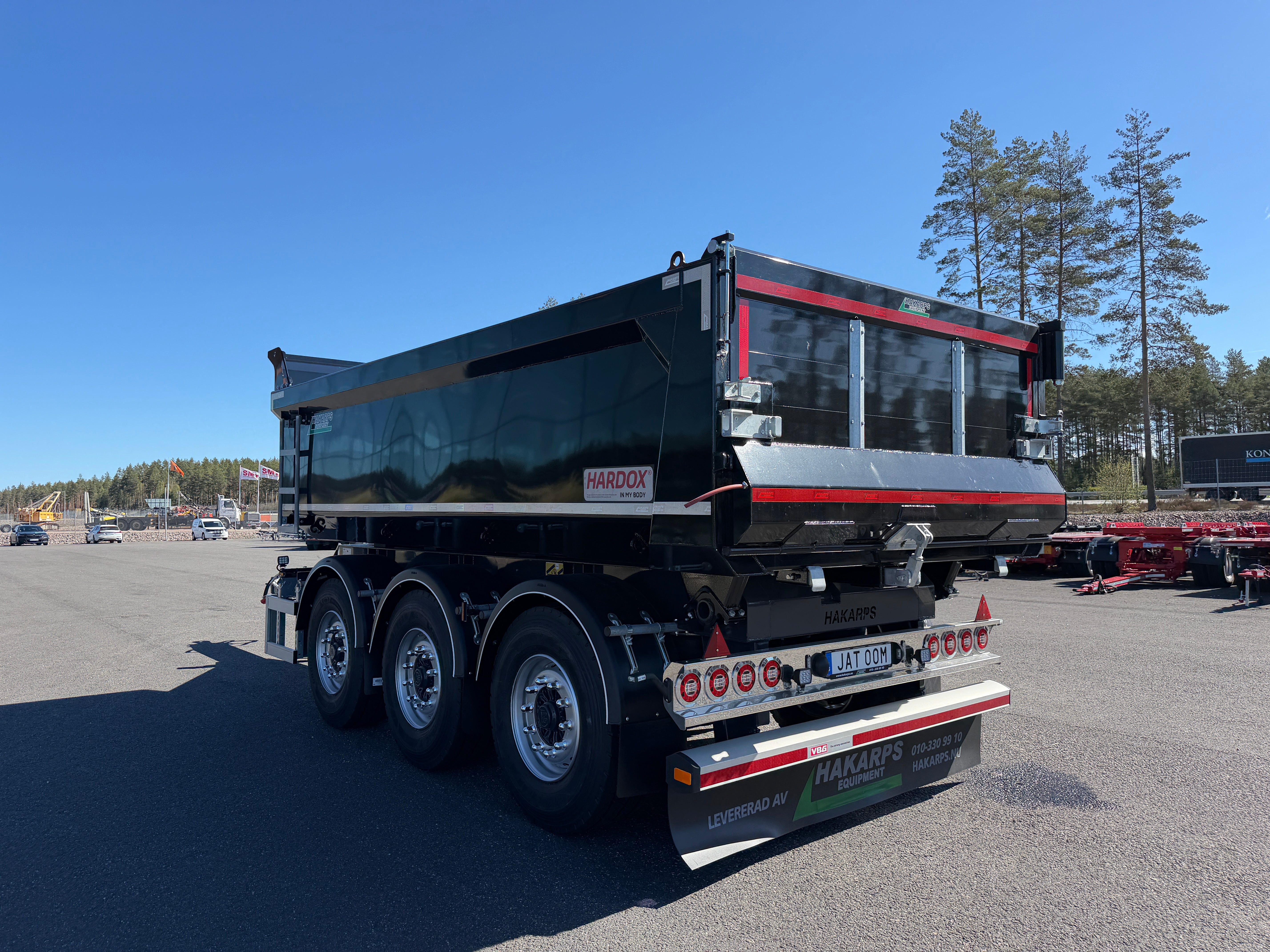 3 axlad 24 tons dumperkärra med kort dragstång