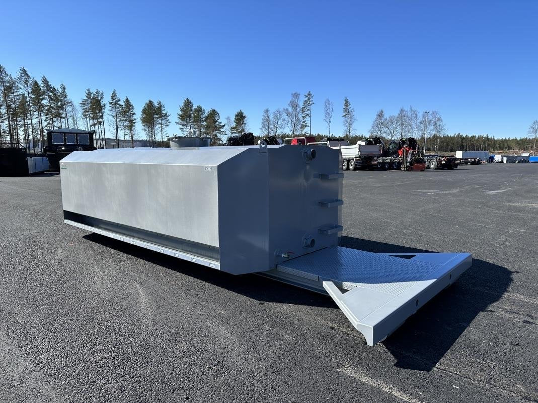 12,5 m3 vattentank i Aluminium på lastväxlarram