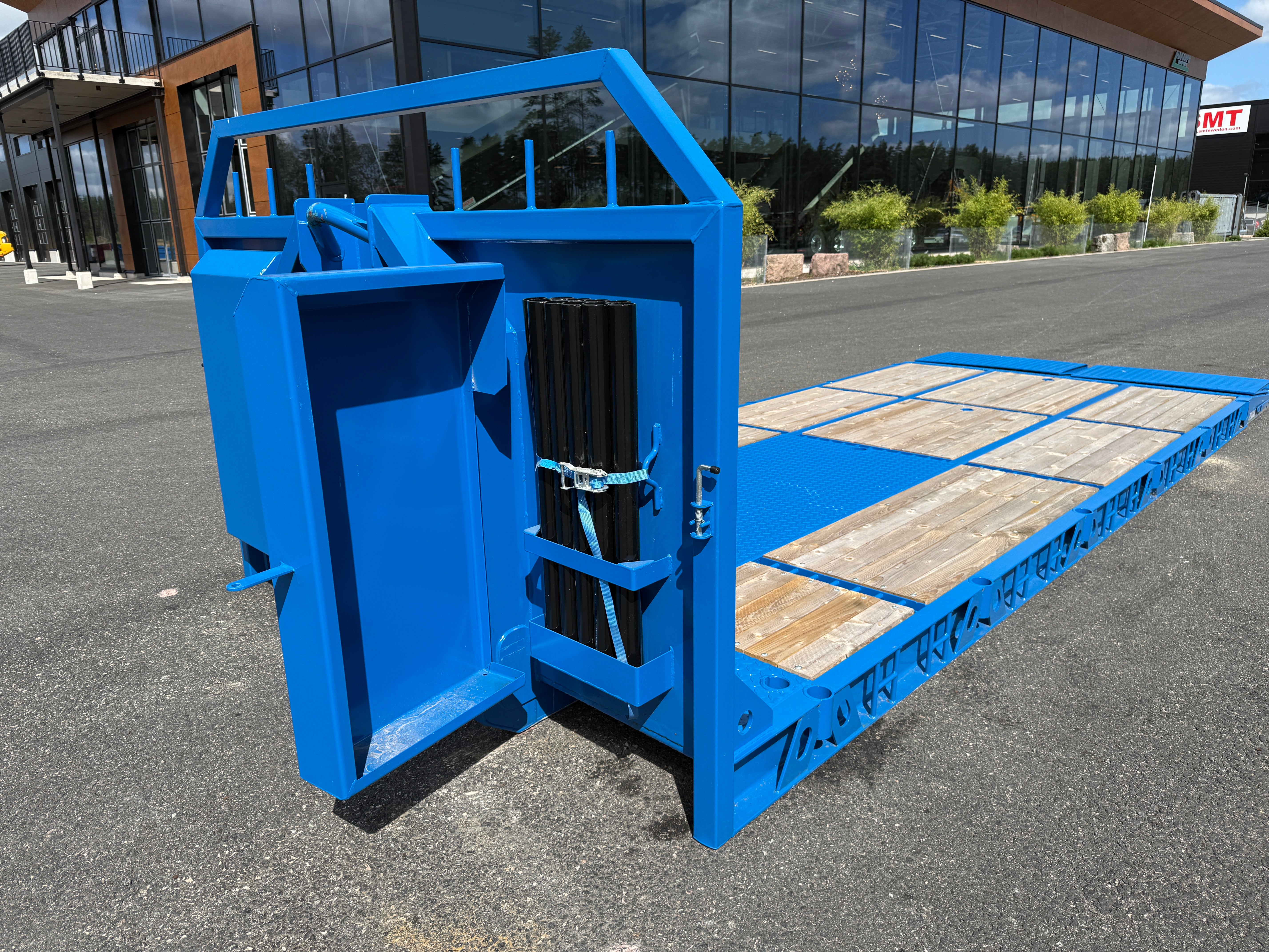 Maskinflak med stegar och sandwich ramp