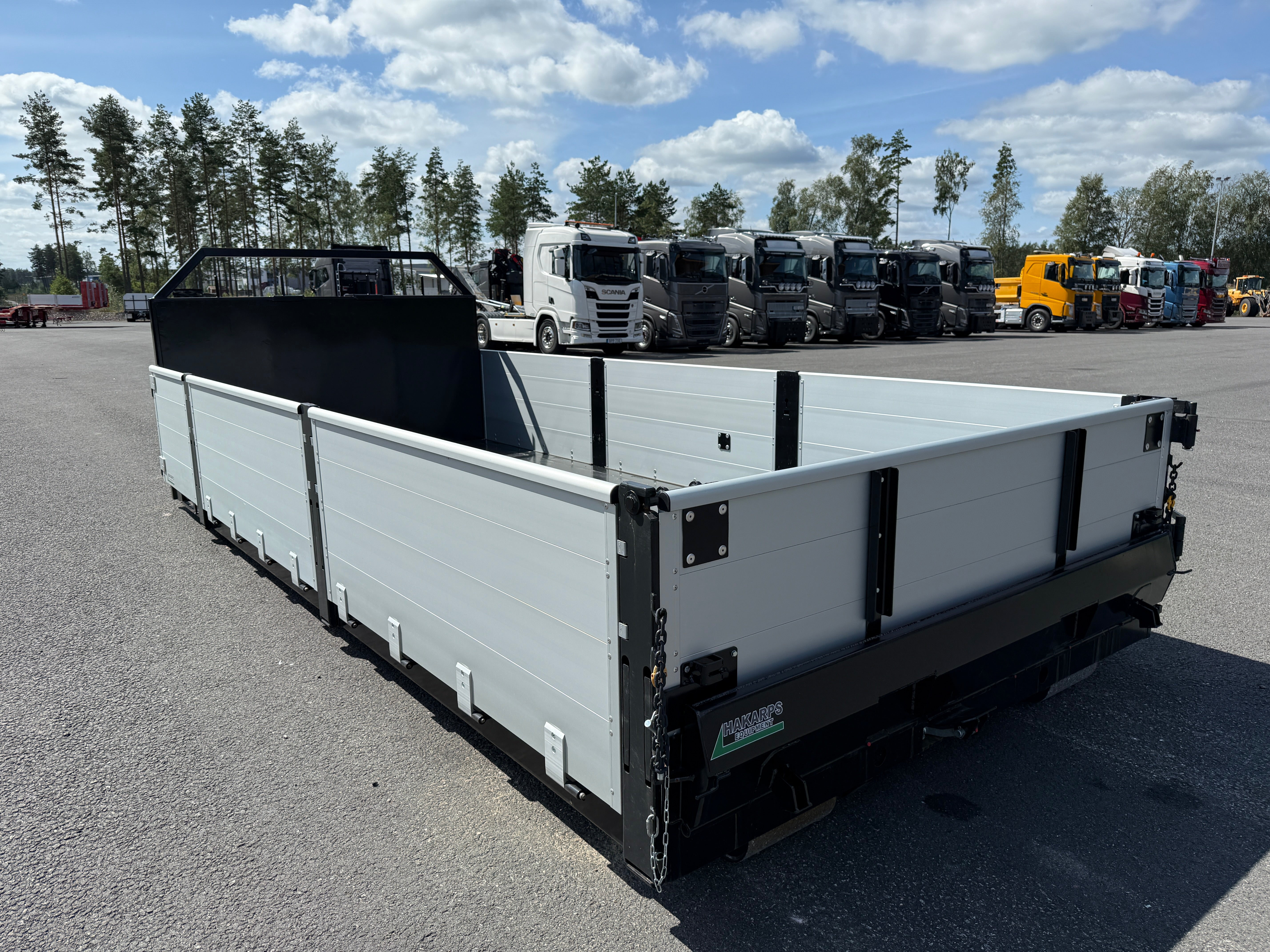 Lastväxlarflak med aluminiumlämmar grusförstärkt 5.600mm