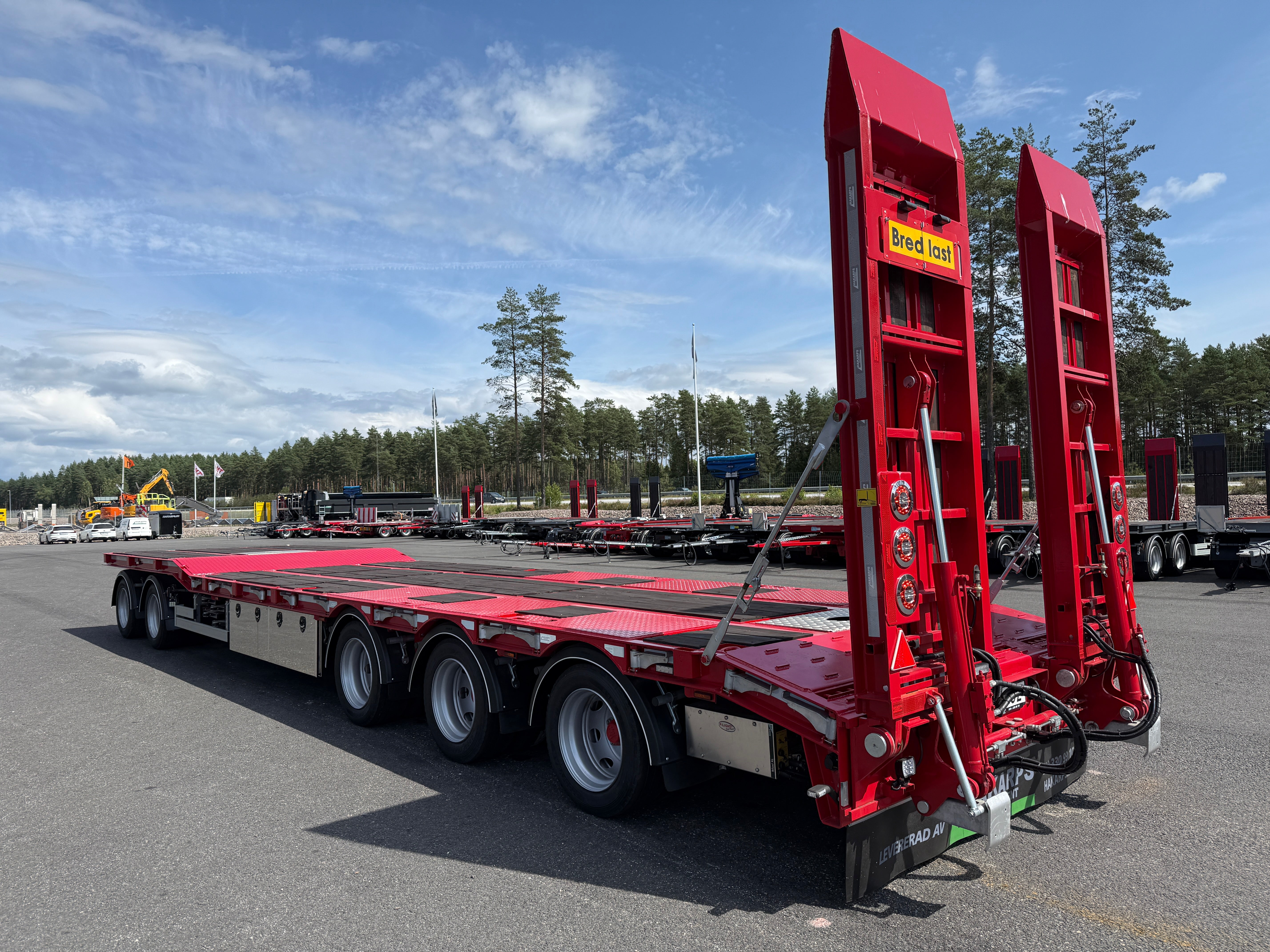 5 axlad 42 tons maskinvagn med hydrauliska ramper
