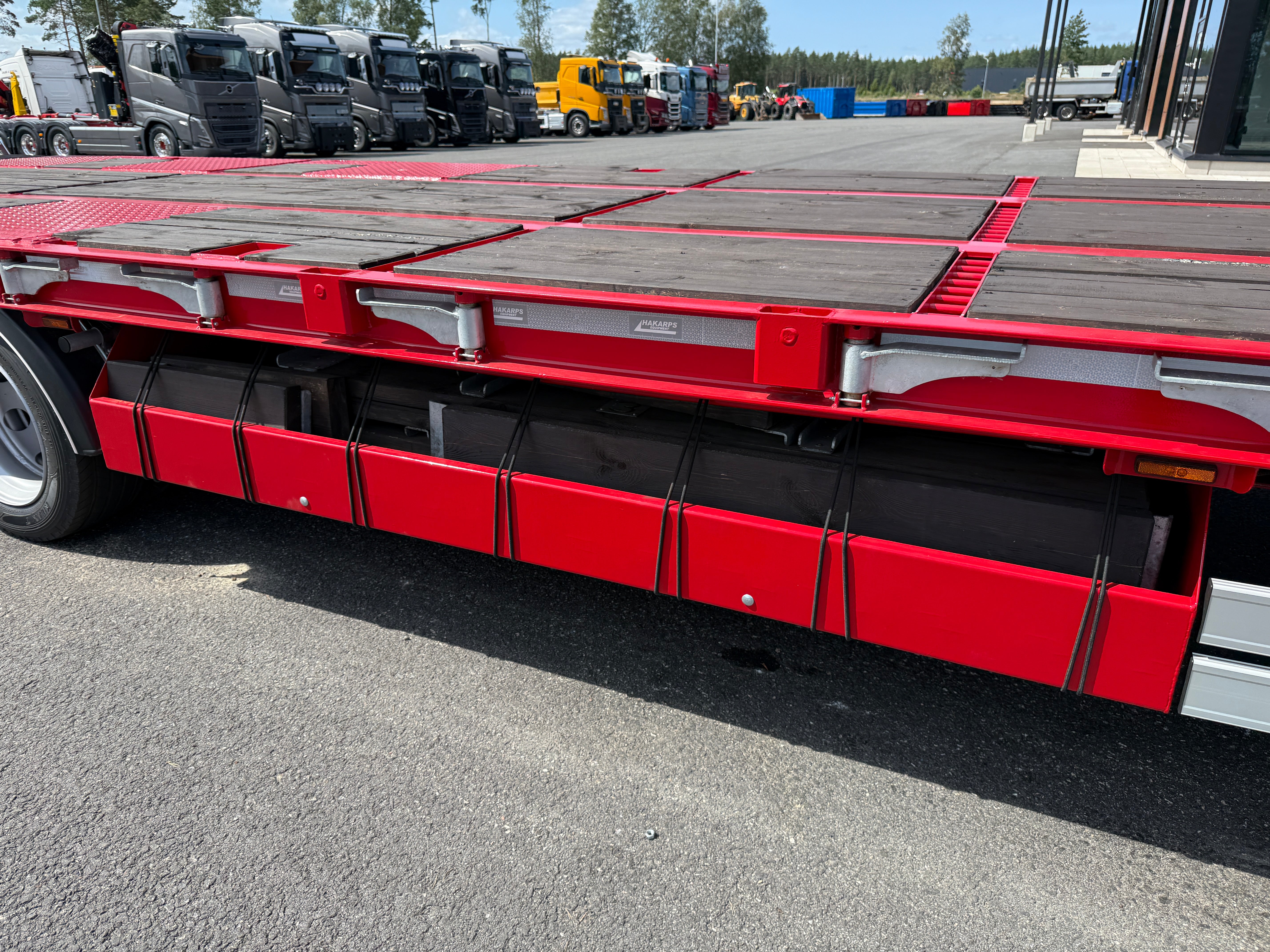 5 axlad 42 tons maskinvagn med hydrauliska ramper