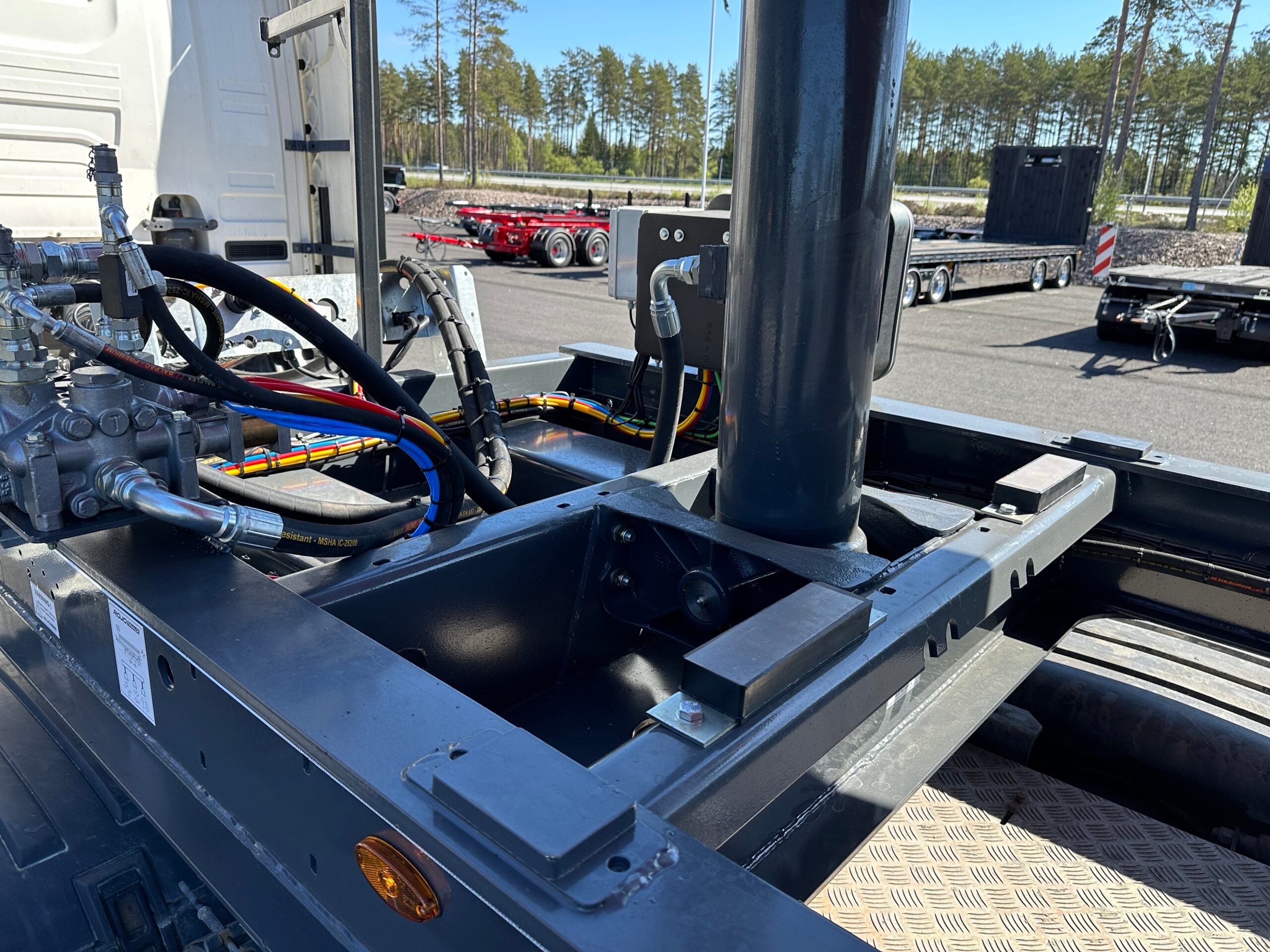 3 axlad ROJO - Tipptrailer med skjutbar trippel