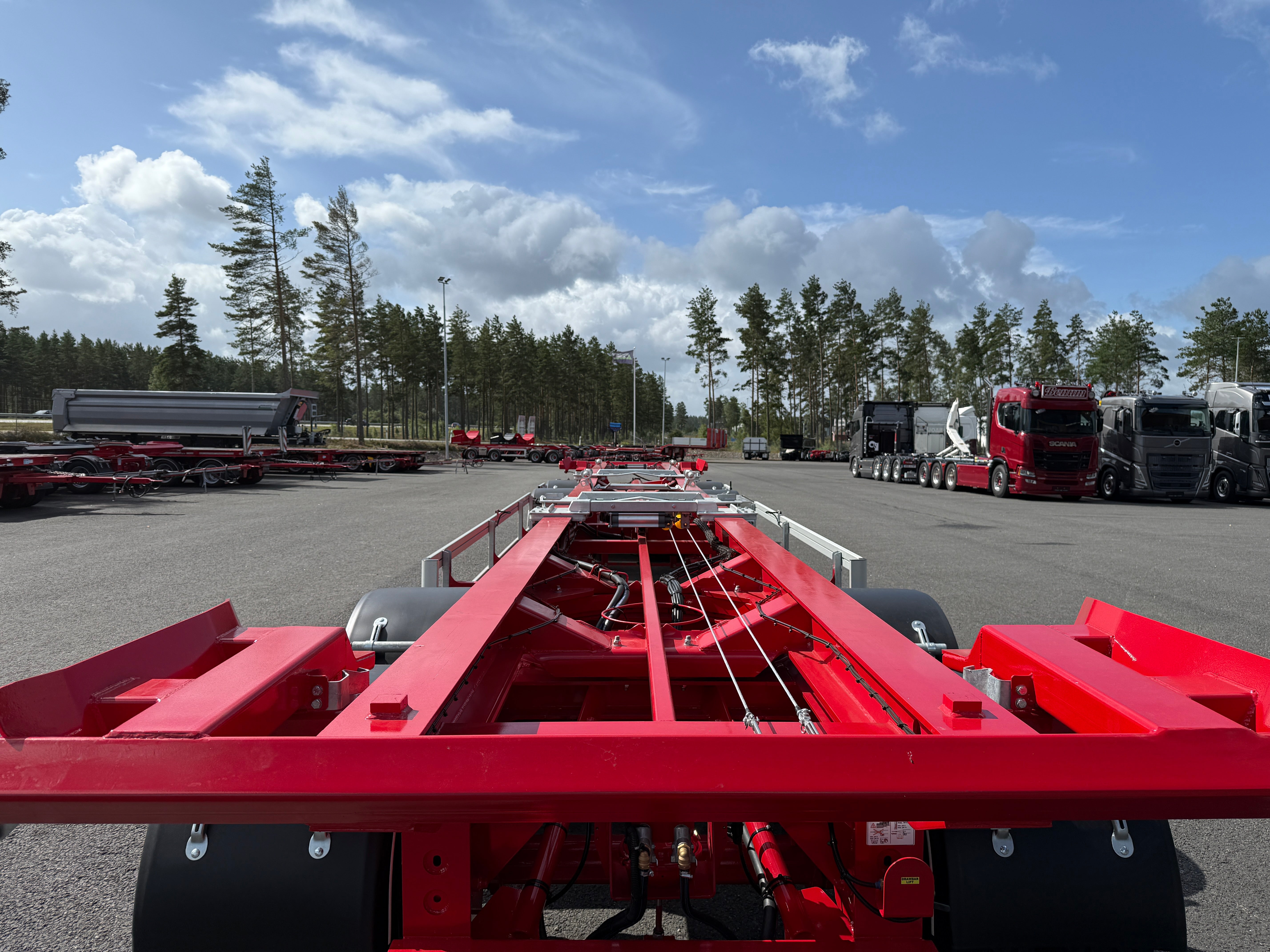 4 axlad 38 tons lastväxlarvagn med hydraulisk skjutkolv