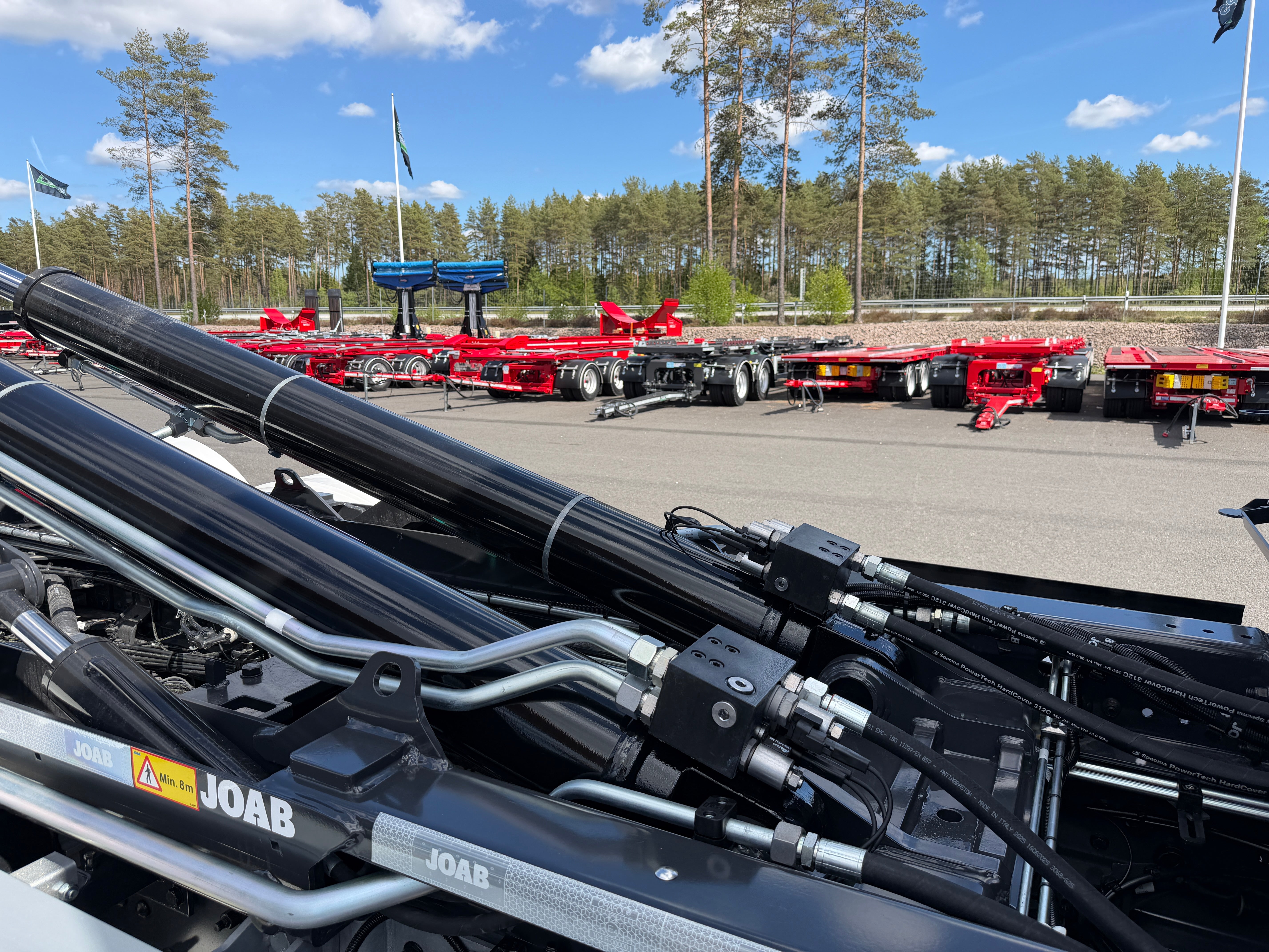 Volvo FH13 540 Tridem lastväxlare fullt plogutrustad JOAB 27 tons