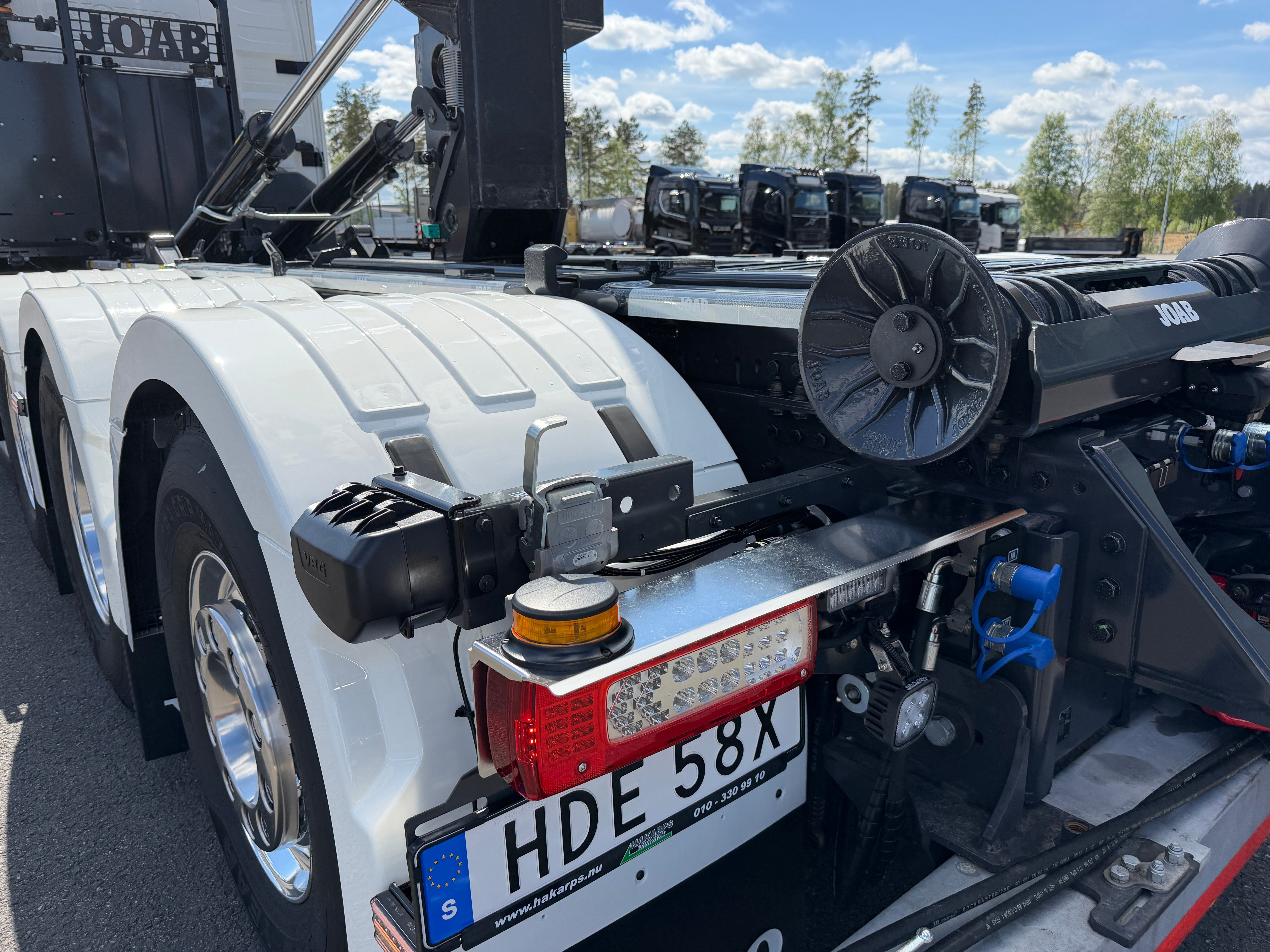 Volvo FH13 540 Tridem lastväxlare fullt plogutrustad JOAB 27 tons