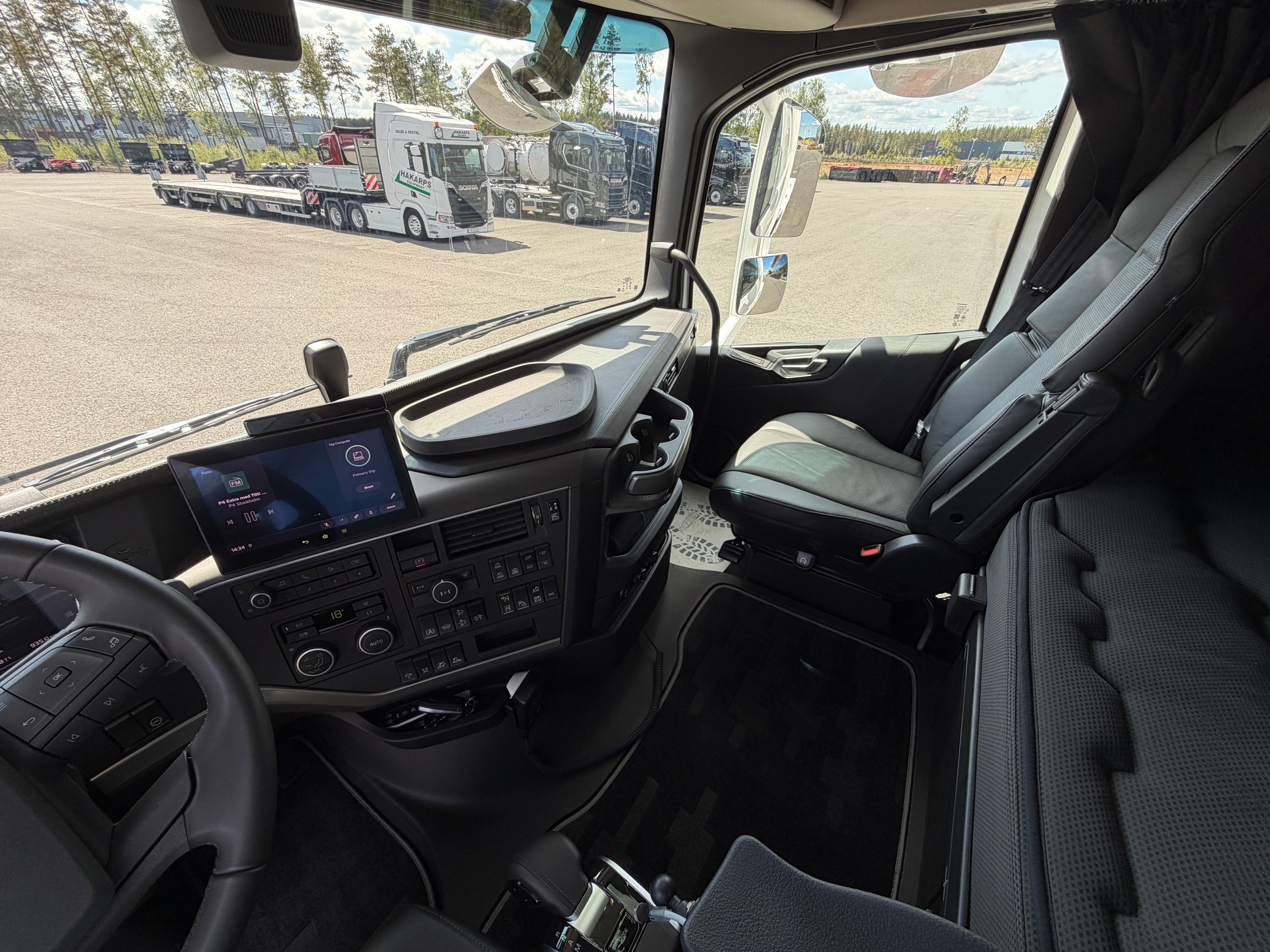 Volvo FH13 540 Tridem lastväxlare fullt plogutrustad JOAB 27 tons