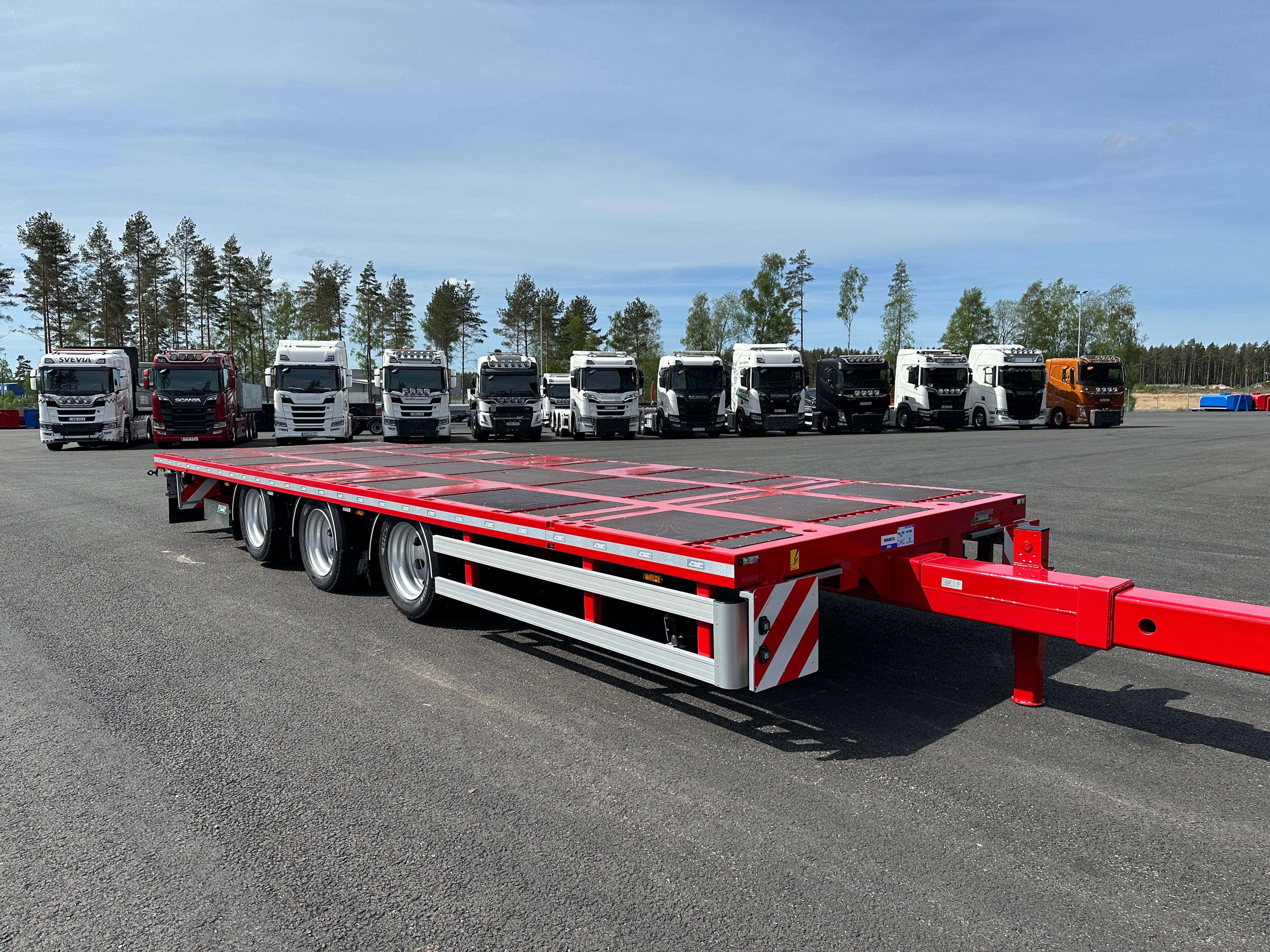 3 axlad 24 tons bodkärra 880mm lasthöjd