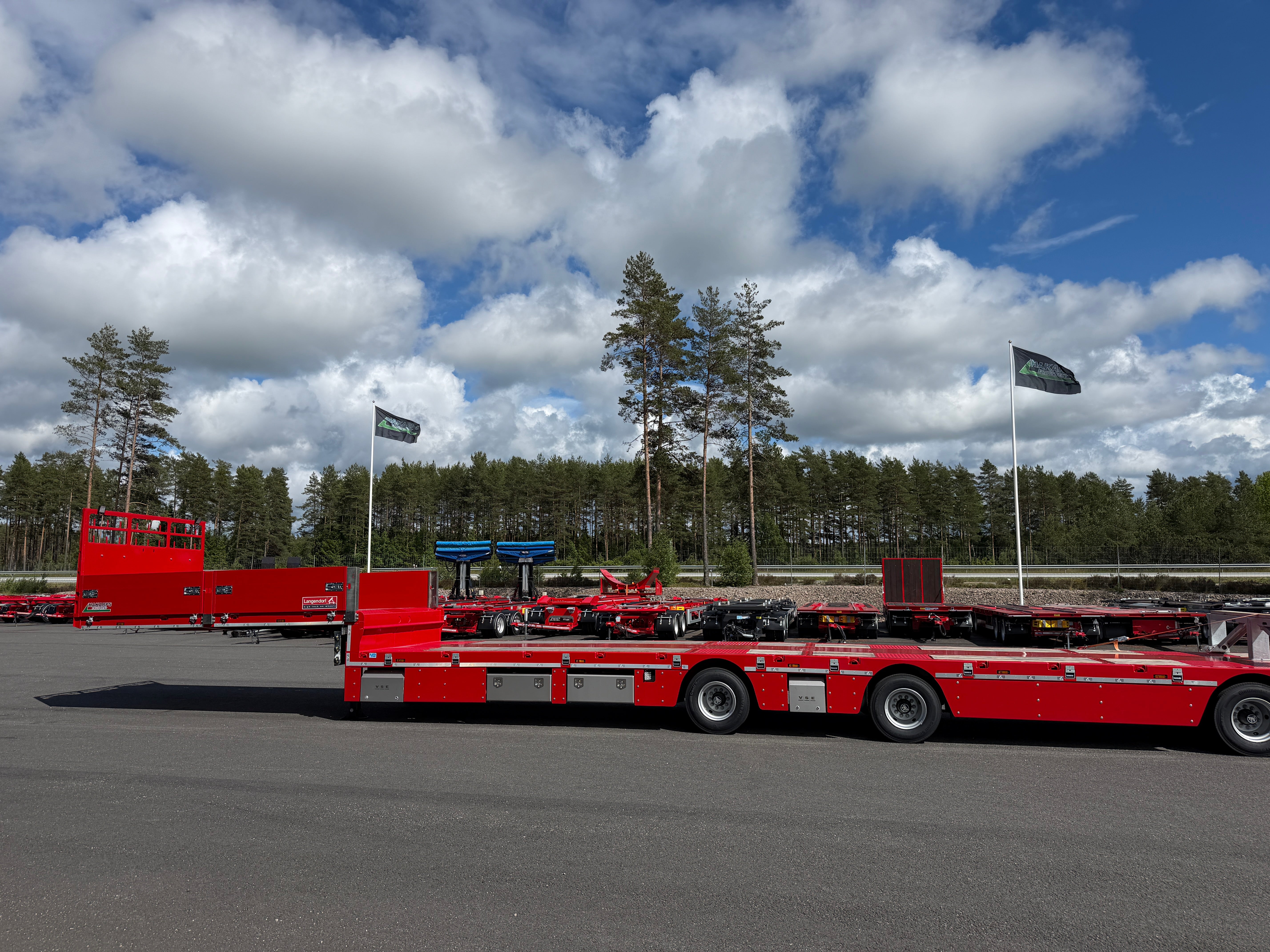 Langendorf 4 axlad 18,4m jumbotrailer med VSE styrning