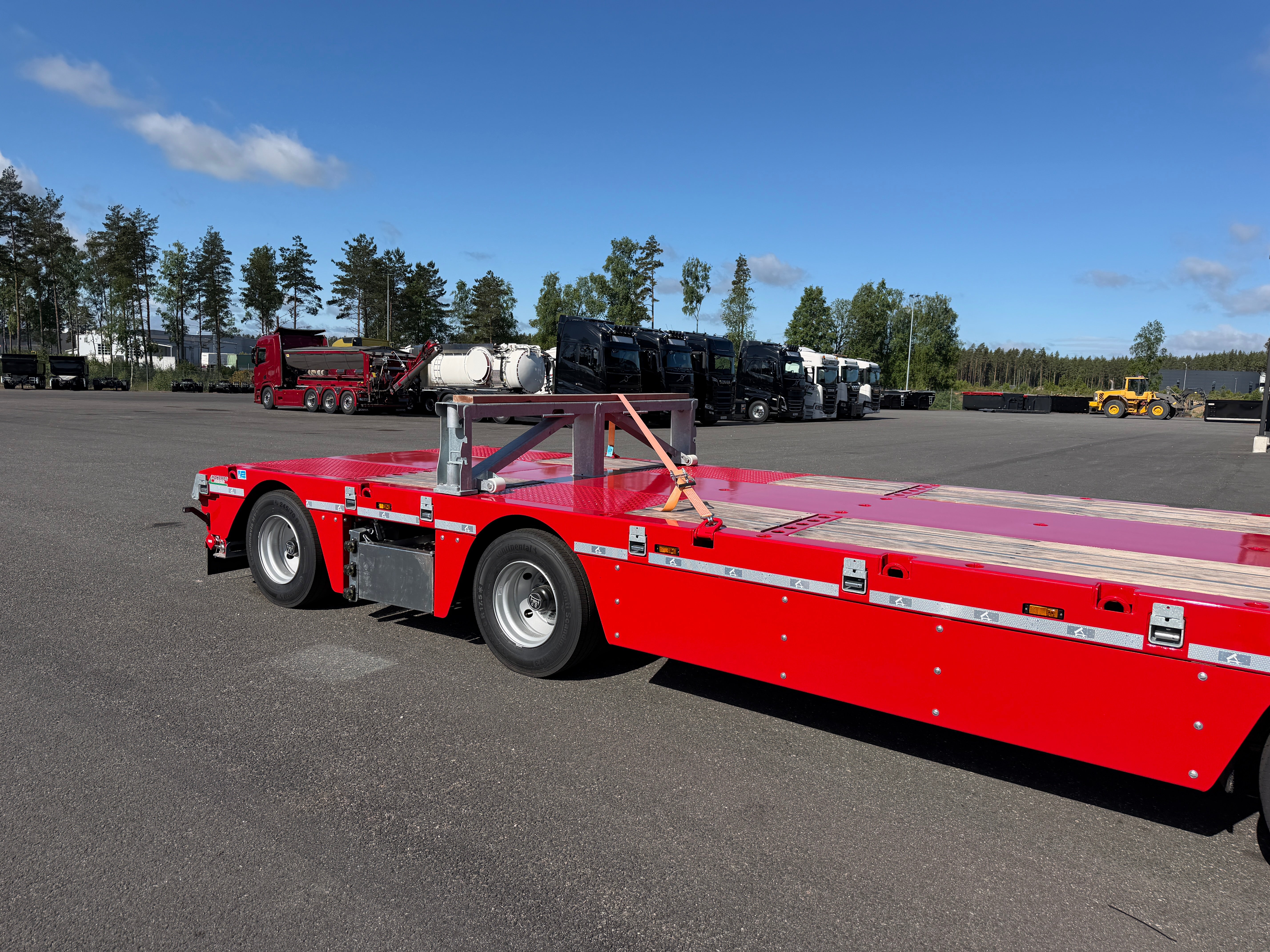 Langendorf 4 axlad 18,4m jumbotrailer med VSE styrning