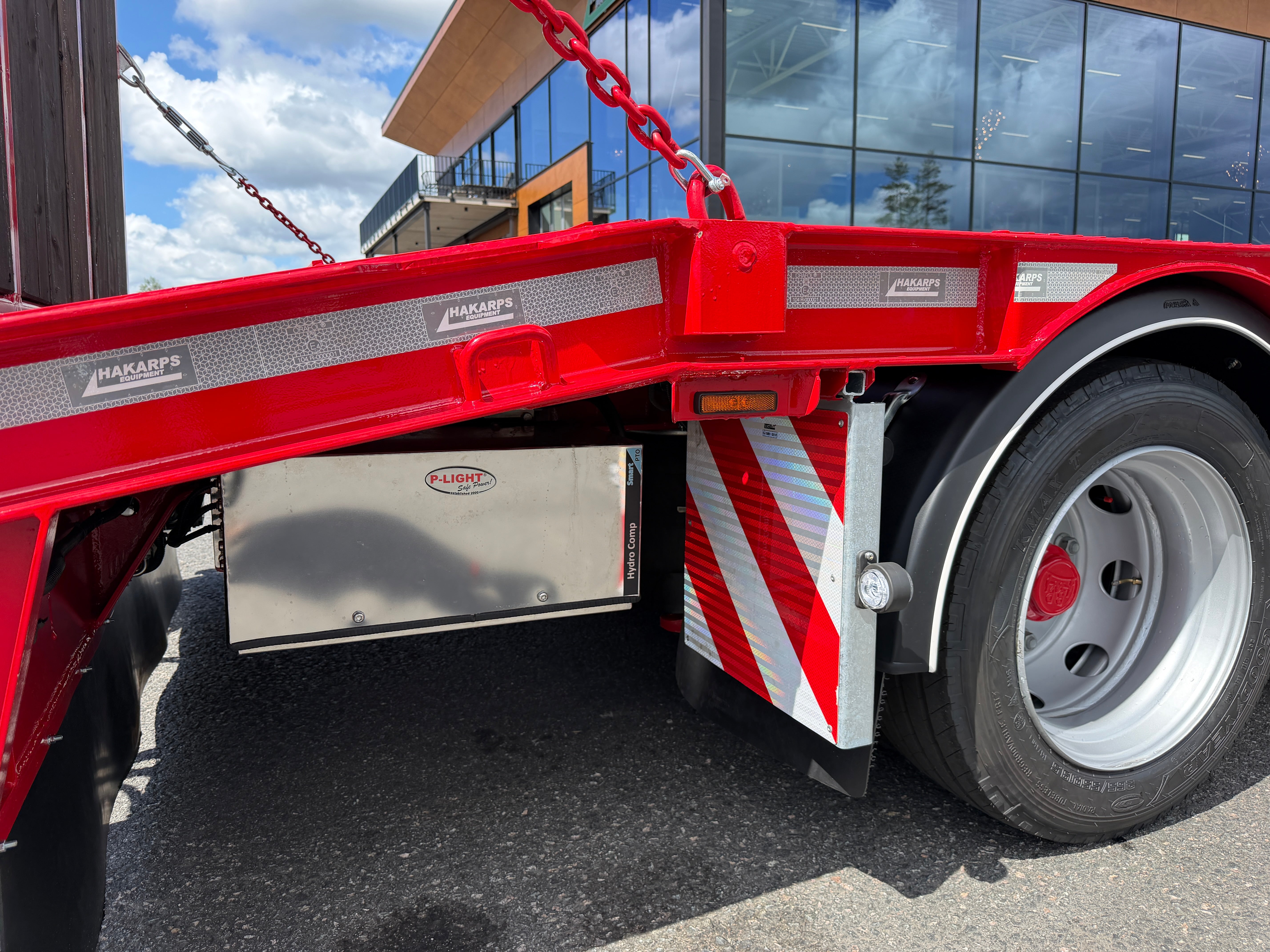 5 axlad 42 tons maskinvagn med hydraulisk ramp fullbredd