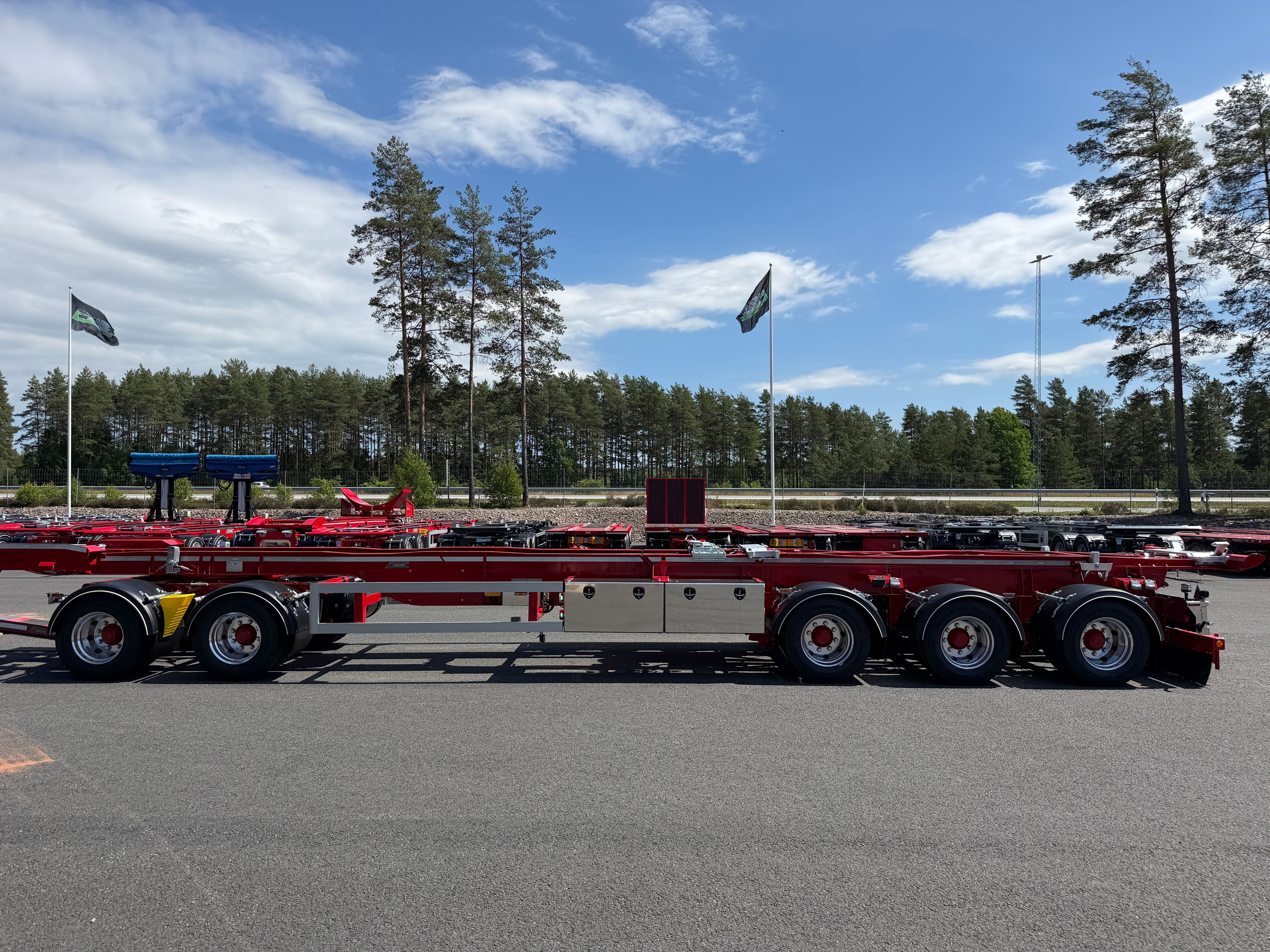 5 axlad 42 tons lastväxlarvagn 2 flak med skjutkolv + tipp