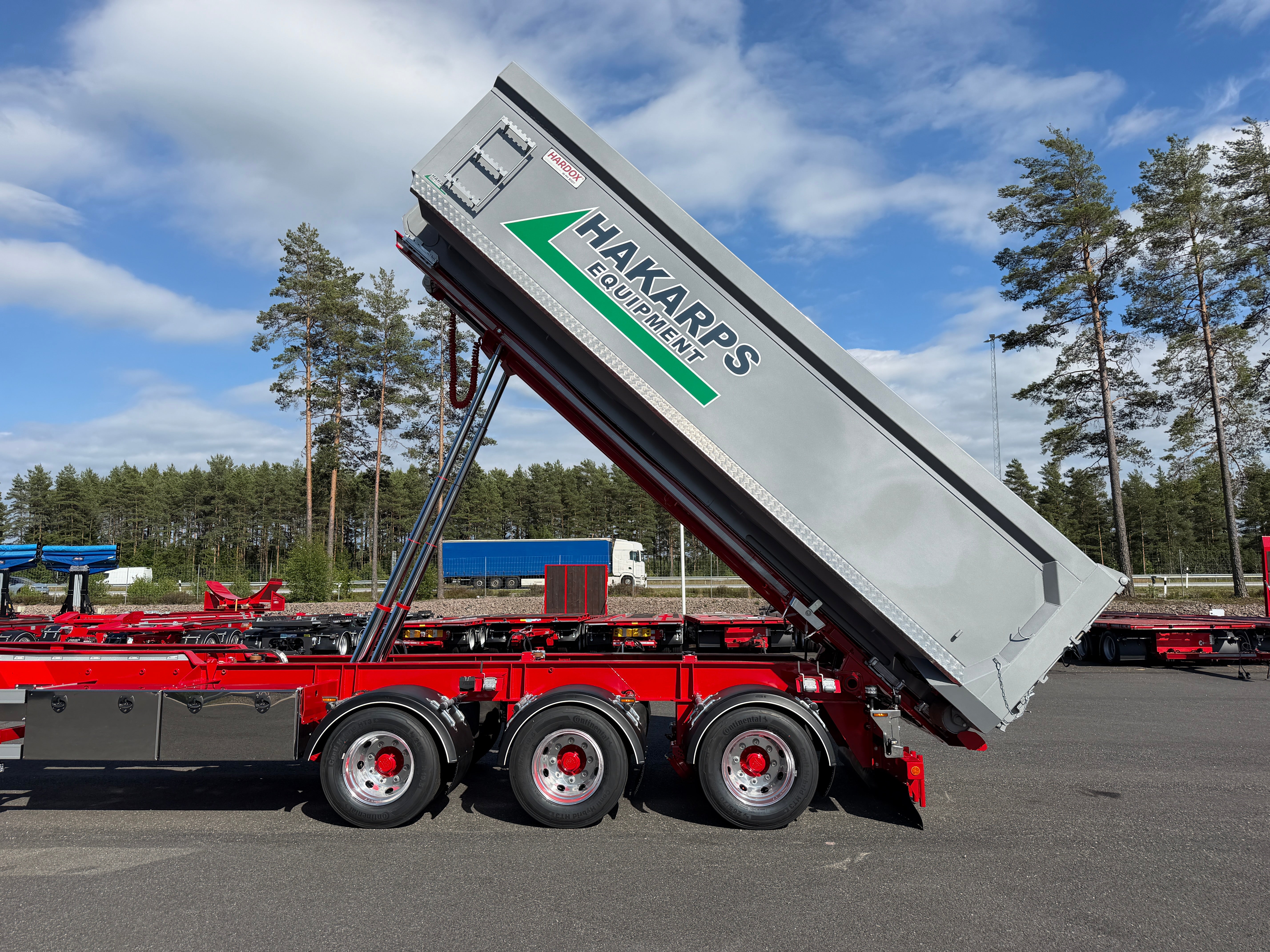 5 axlad 42 tons lastväxlarvagn 2 flak med skjutkolv + tipp