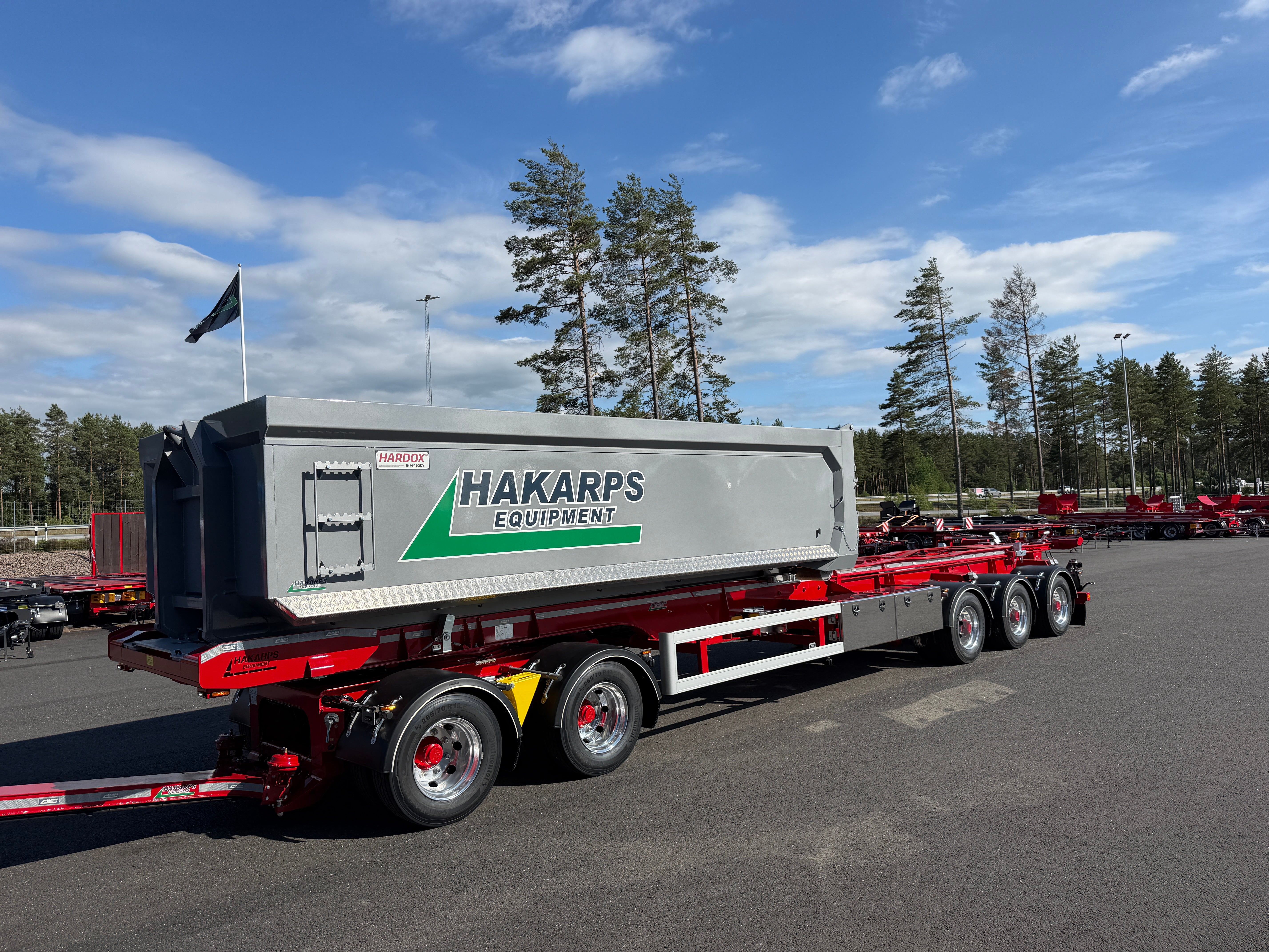 5 axlad 42 tons lastväxlarvagn 2 flak med skjutkolv + tipp