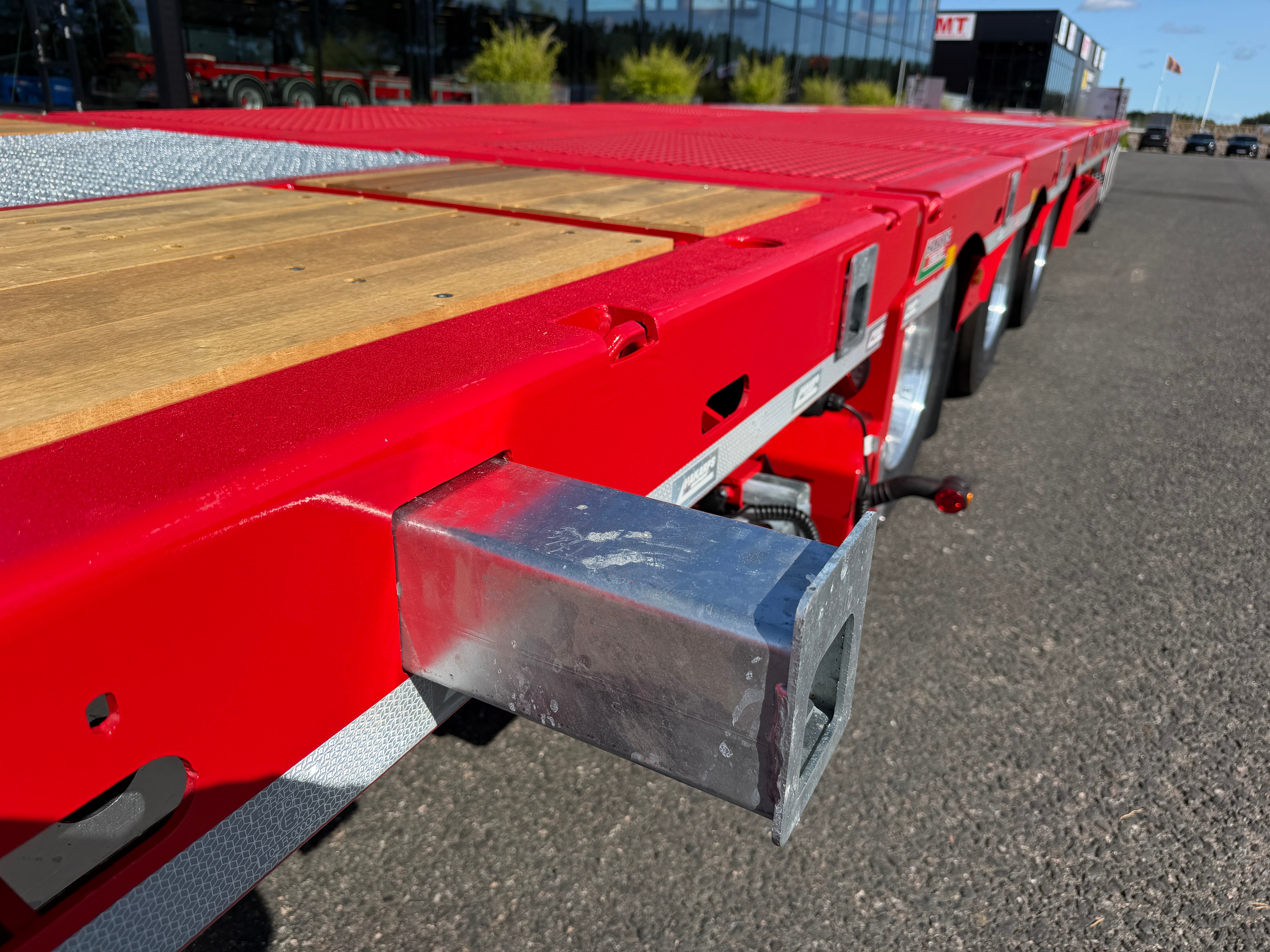 5 axlad 42 tons plan maskinvagn med uppvikbar ramp