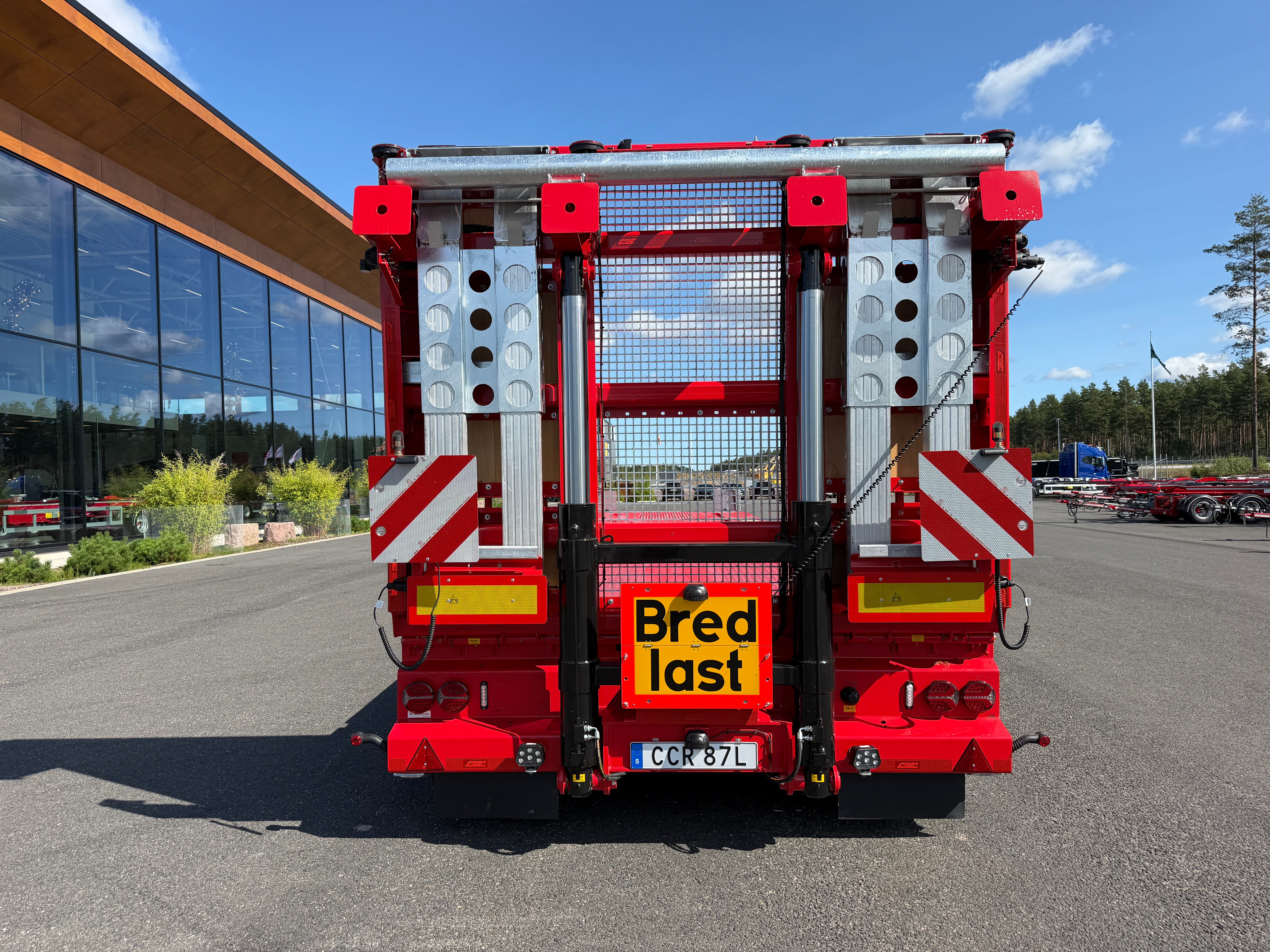 5 axlad 42 tons plan maskinvagn med uppvikbar ramp