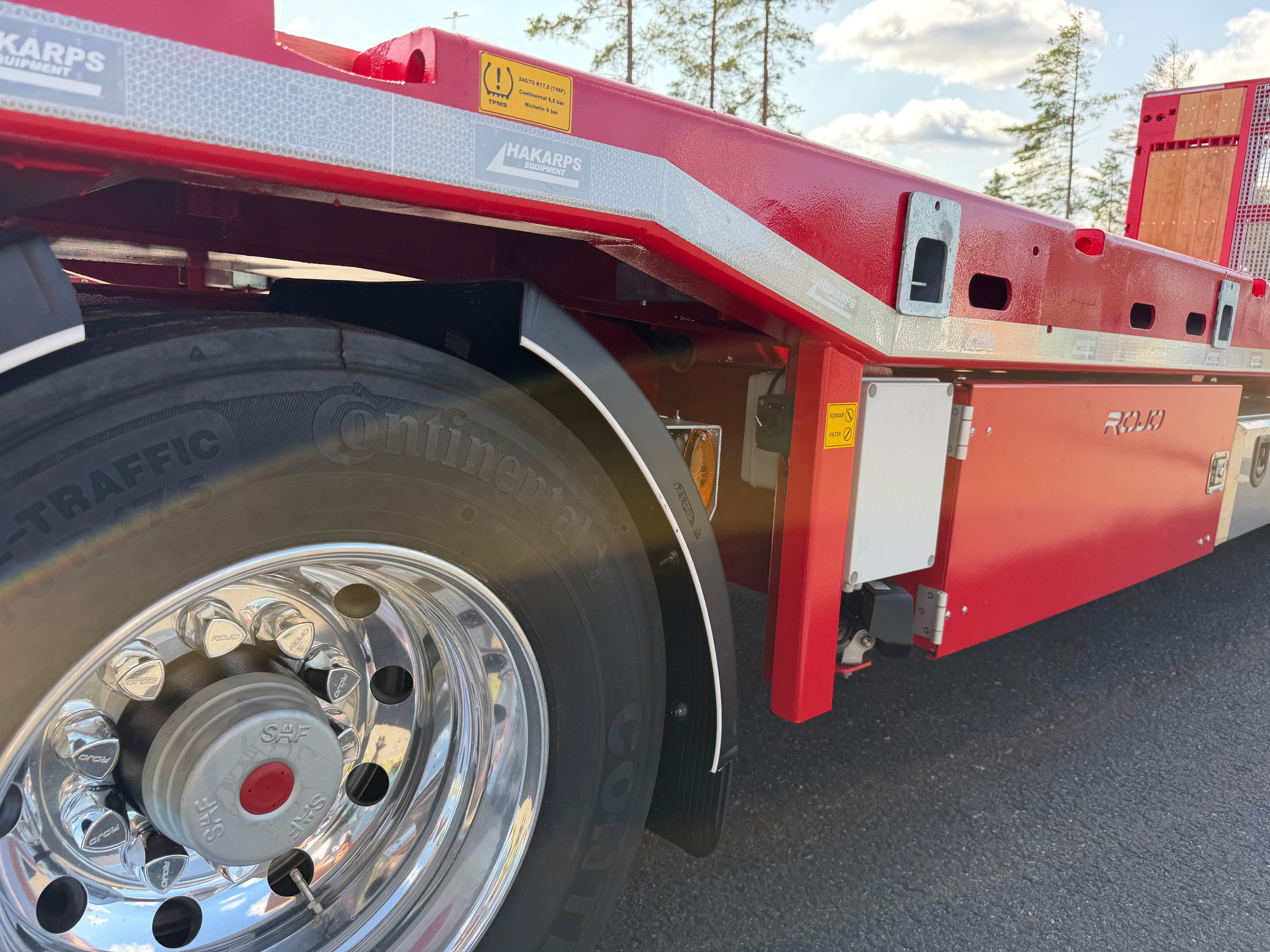 5 axlad 42 tons plan maskinvagn med uppvikbar ramp
