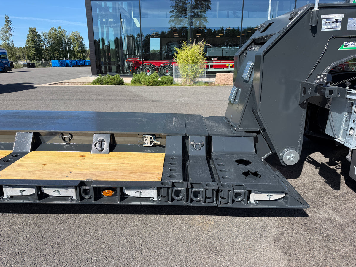 4 axlad ROJO maskintrailer avbröstningsbar svanhals med trumbon