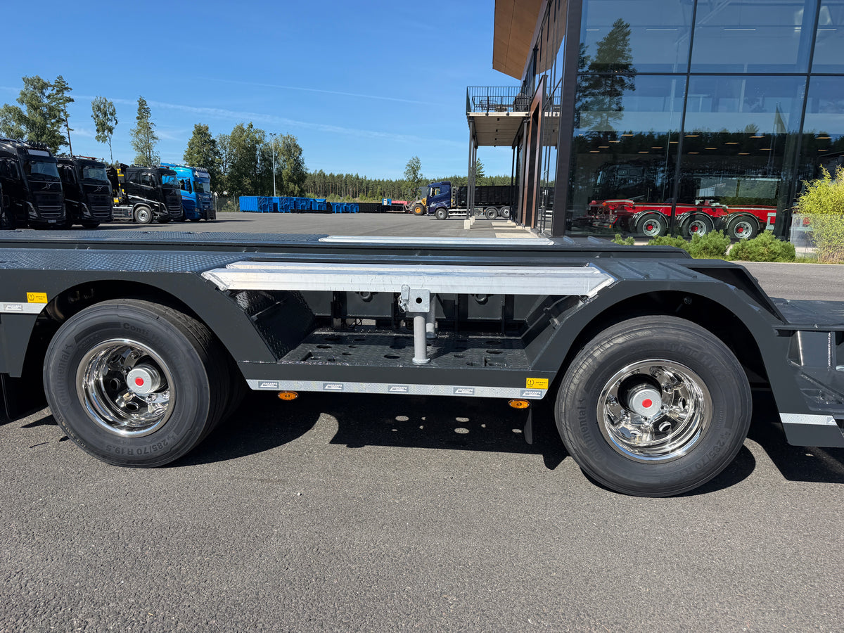 4 axlad ROJO maskintrailer avbröstningsbar svanhals med trumbon