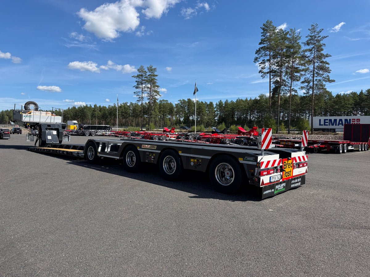 4 axlad ROJO maskintrailer avbröstningsbar svanhals med trumbon