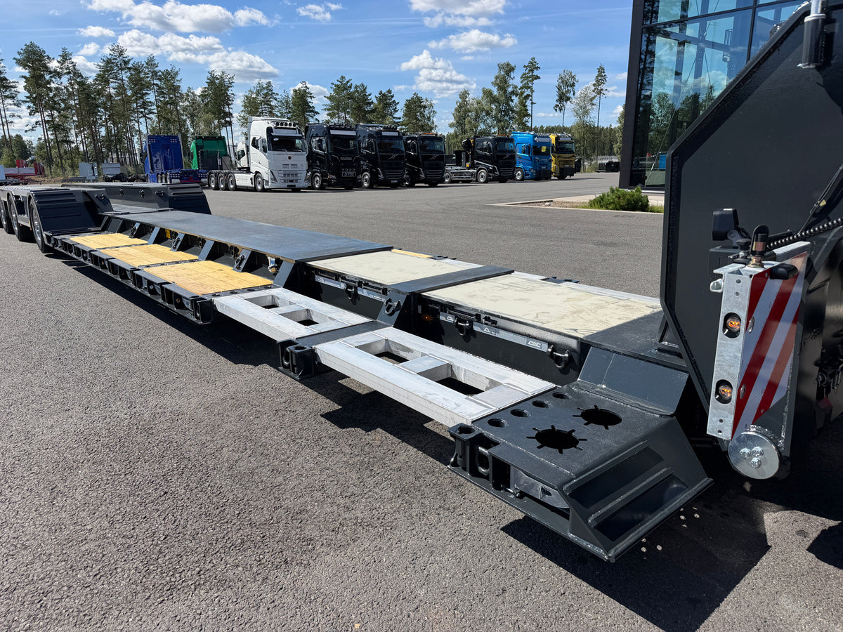 4 axlad ROJO maskintrailer avbröstningsbar svanhals med trumbon