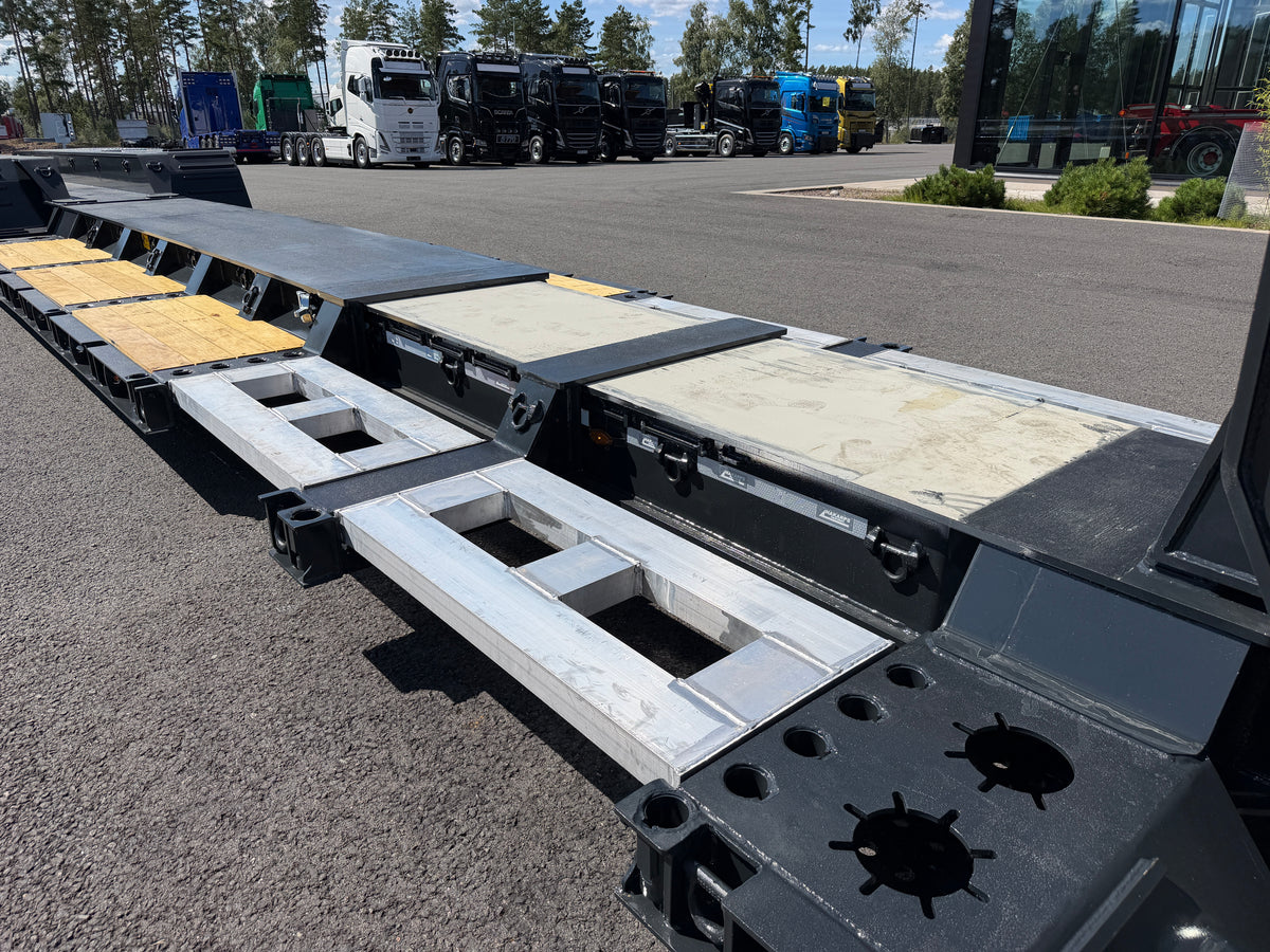 4 axlad ROJO maskintrailer avbröstningsbar svanhals med trumbon
