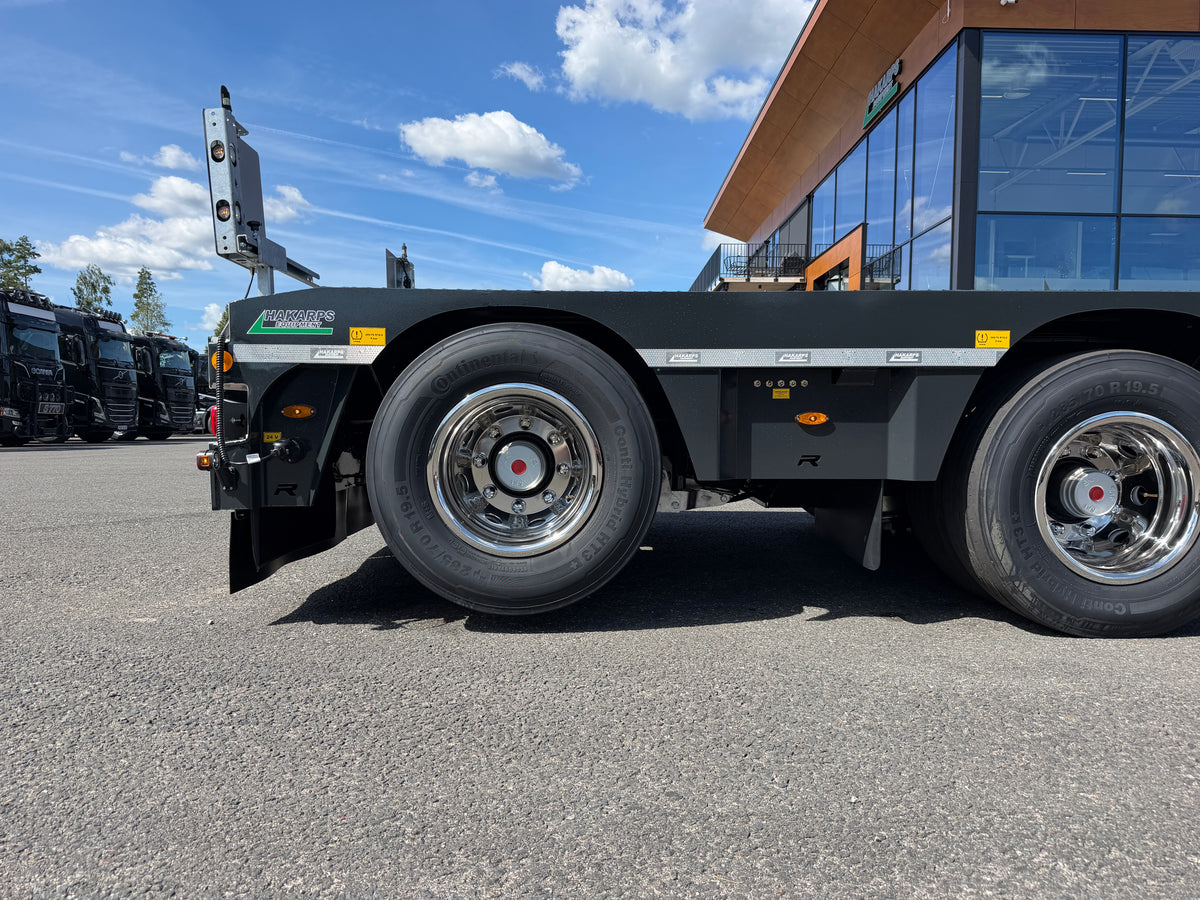 4 axlad ROJO maskintrailer avbröstningsbar svanhals med trumbon