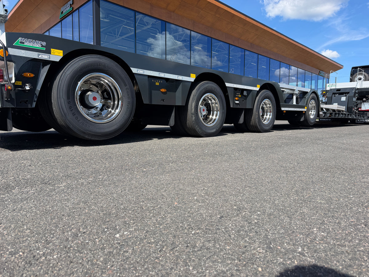 4 axlad ROJO maskintrailer avbröstningsbar svanhals med trumbon