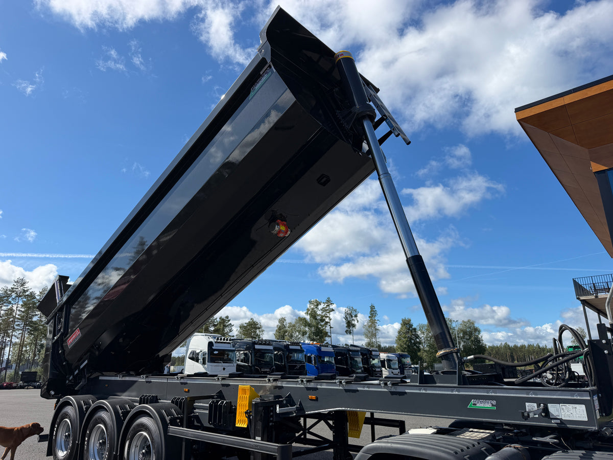 3 axlad Langendorf - Tipptrailer med skjutbar trippel