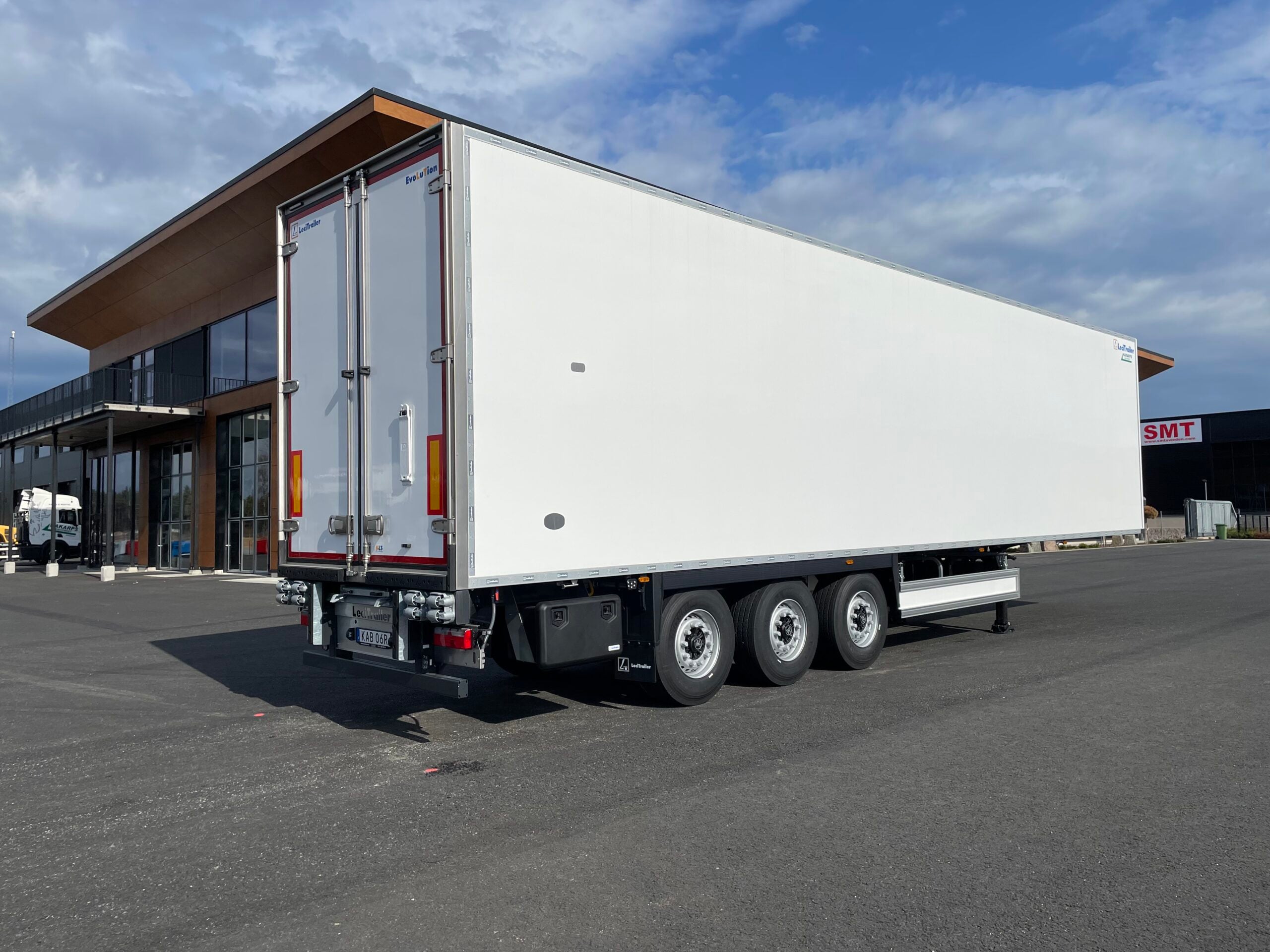 LECI Trailer - Frystrailer inrikes dubbla lastplan