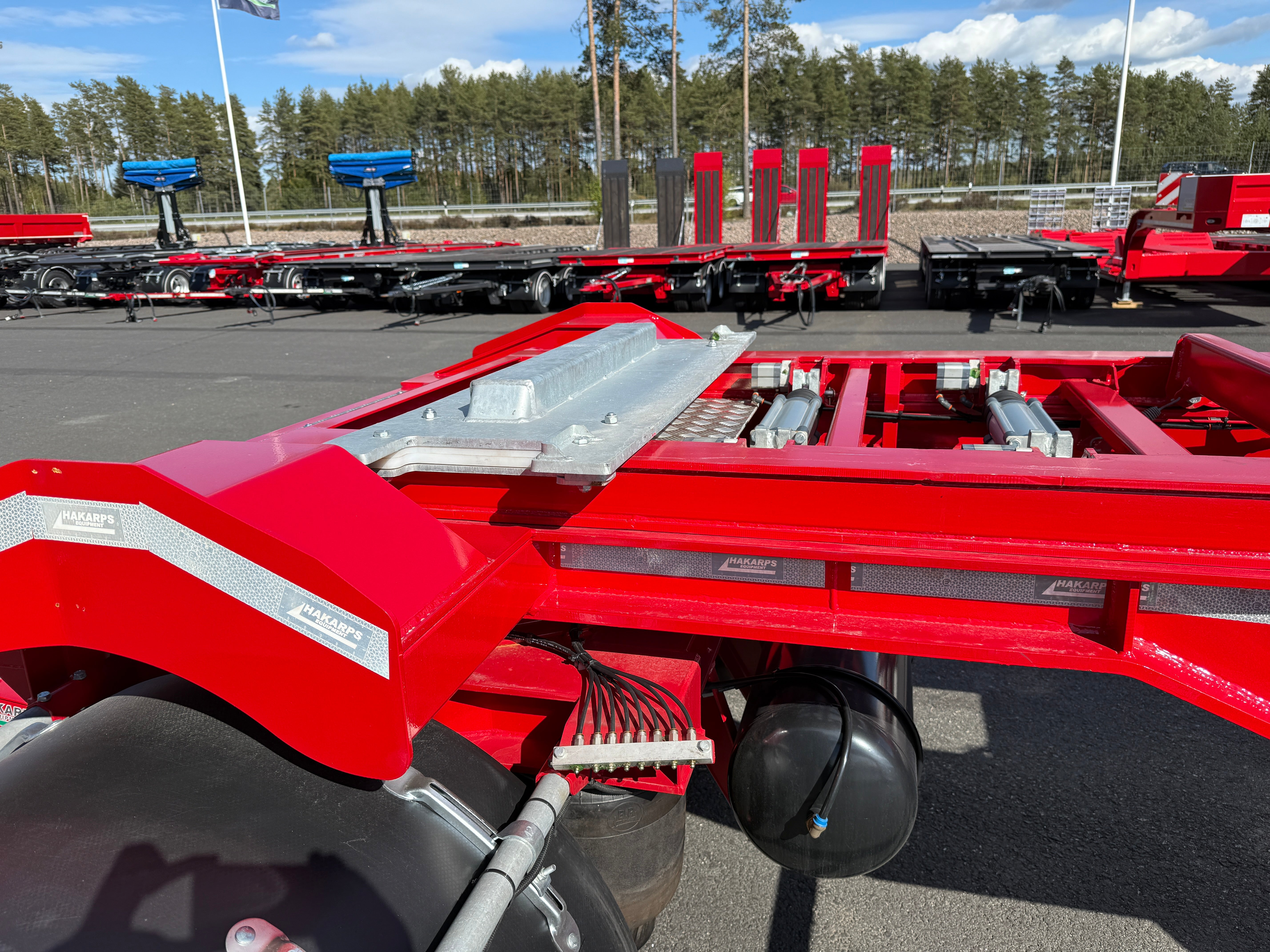 3 axlad 30 tons lastväxlarvagn med tipp och glider