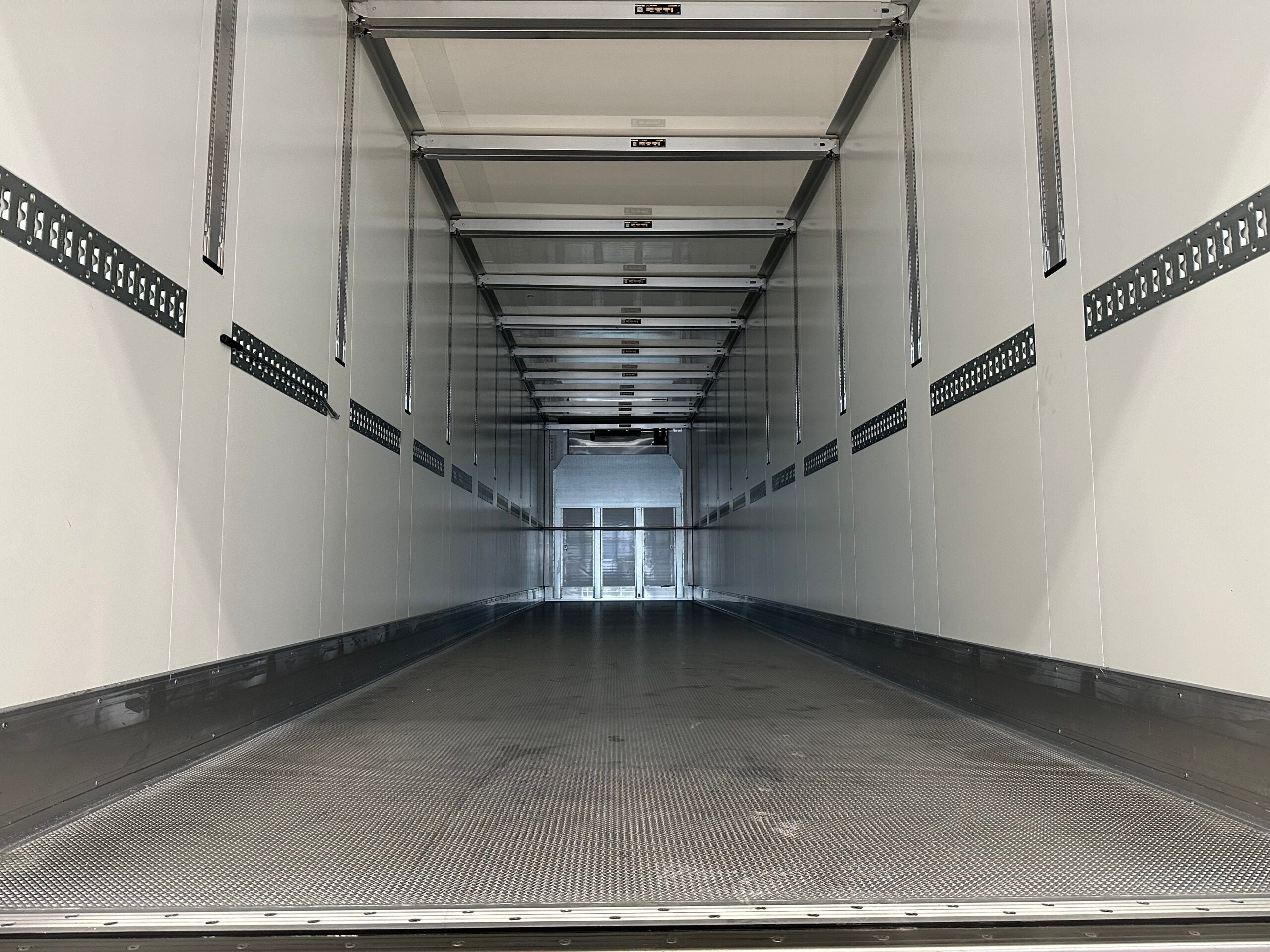 LECI Trailer - Frystrailer inrikes dubbla lastplan