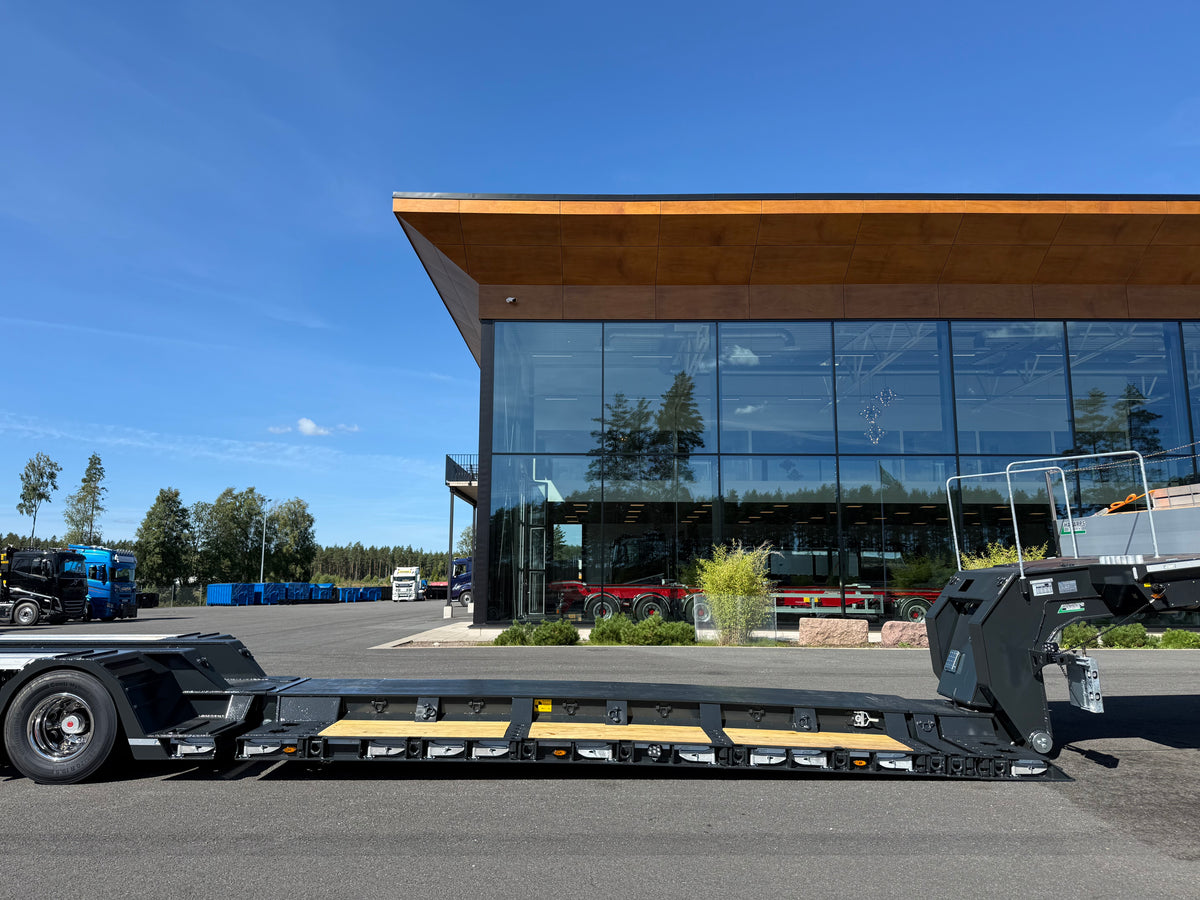 4 axlad ROJO maskintrailer avbröstningsbar svanhals med trumbon
