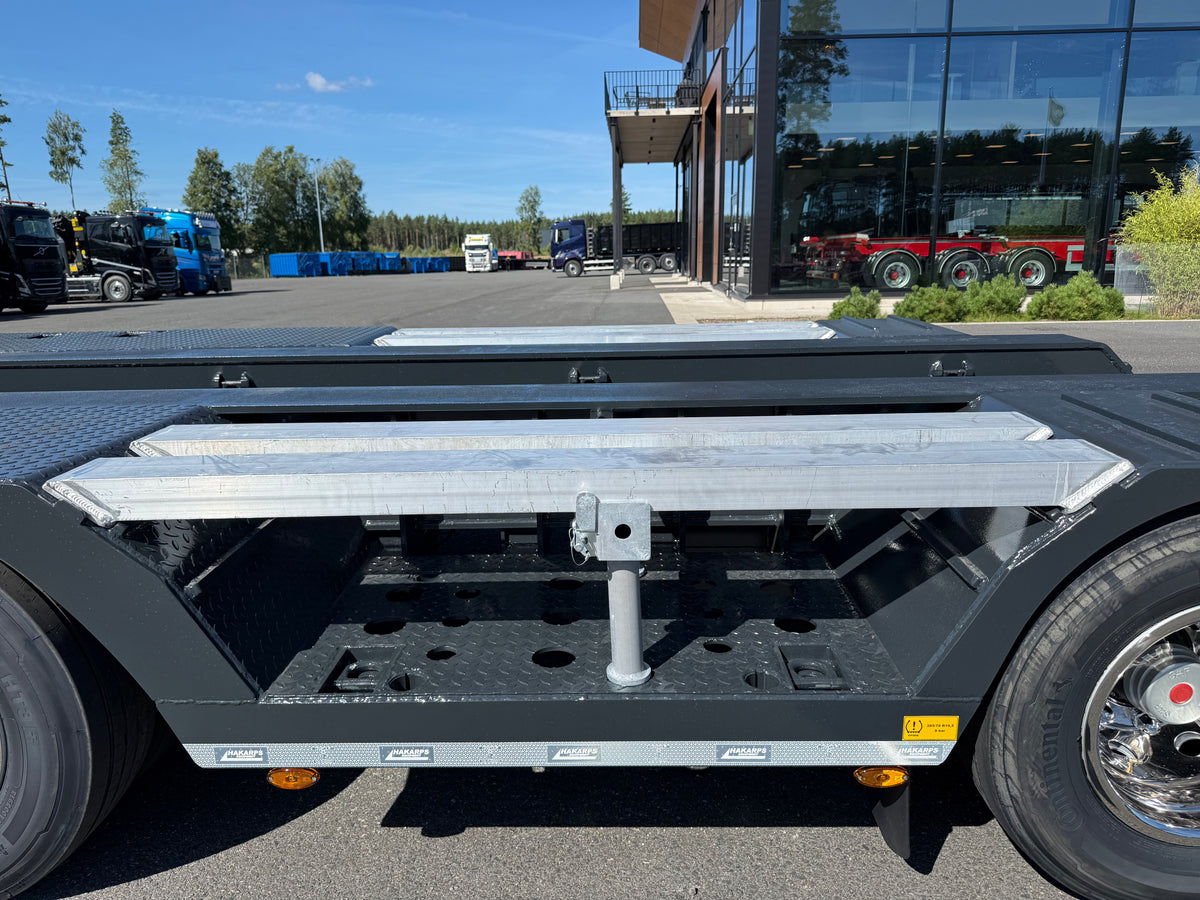 4 axlad ROJO maskintrailer avbröstningsbar svanhals med trumbon
