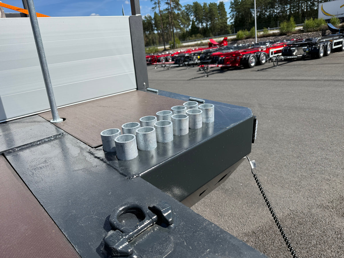 4 axlad ROJO maskintrailer avbröstningsbar svanhals med trumbon