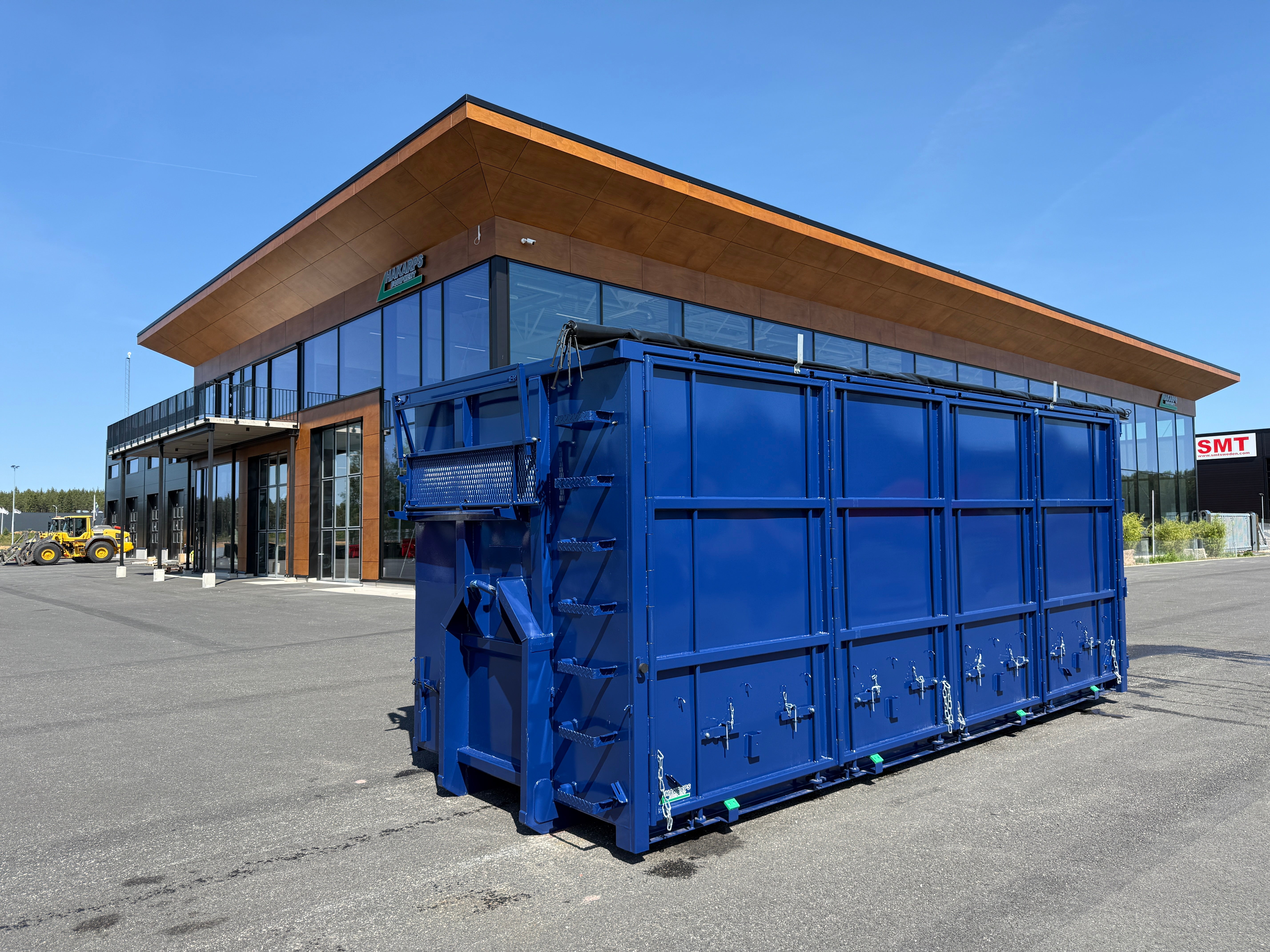 40m3 container med öppningsbar sida + kapell