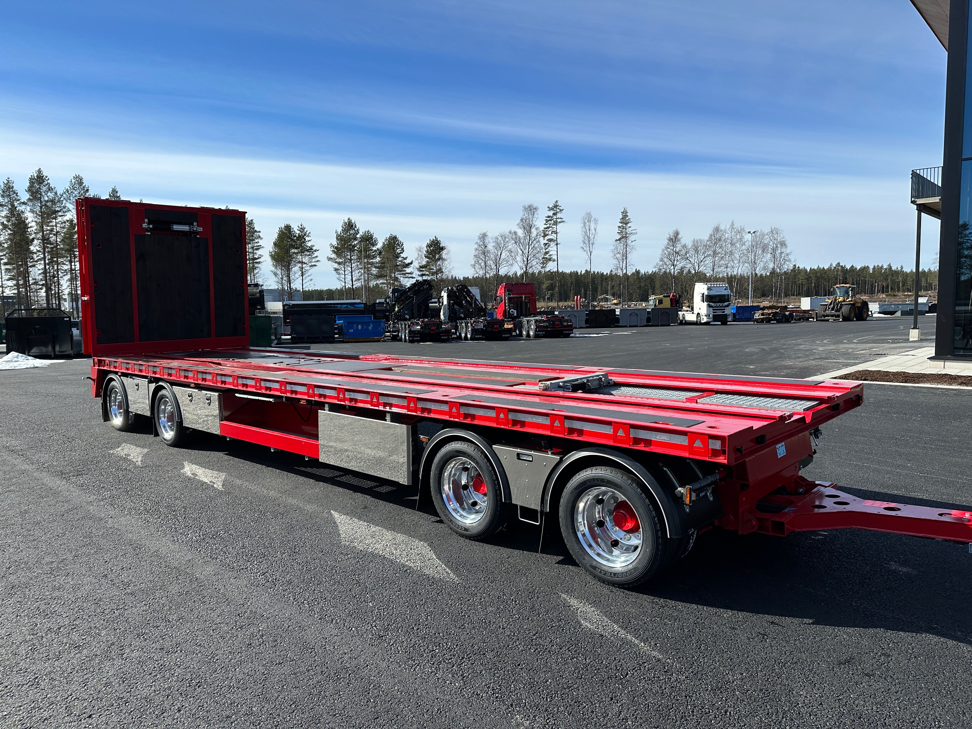 4 axlad 38 tons maskinvagn / lastväxlarvagn kombi med hydraulisk skjutkolv