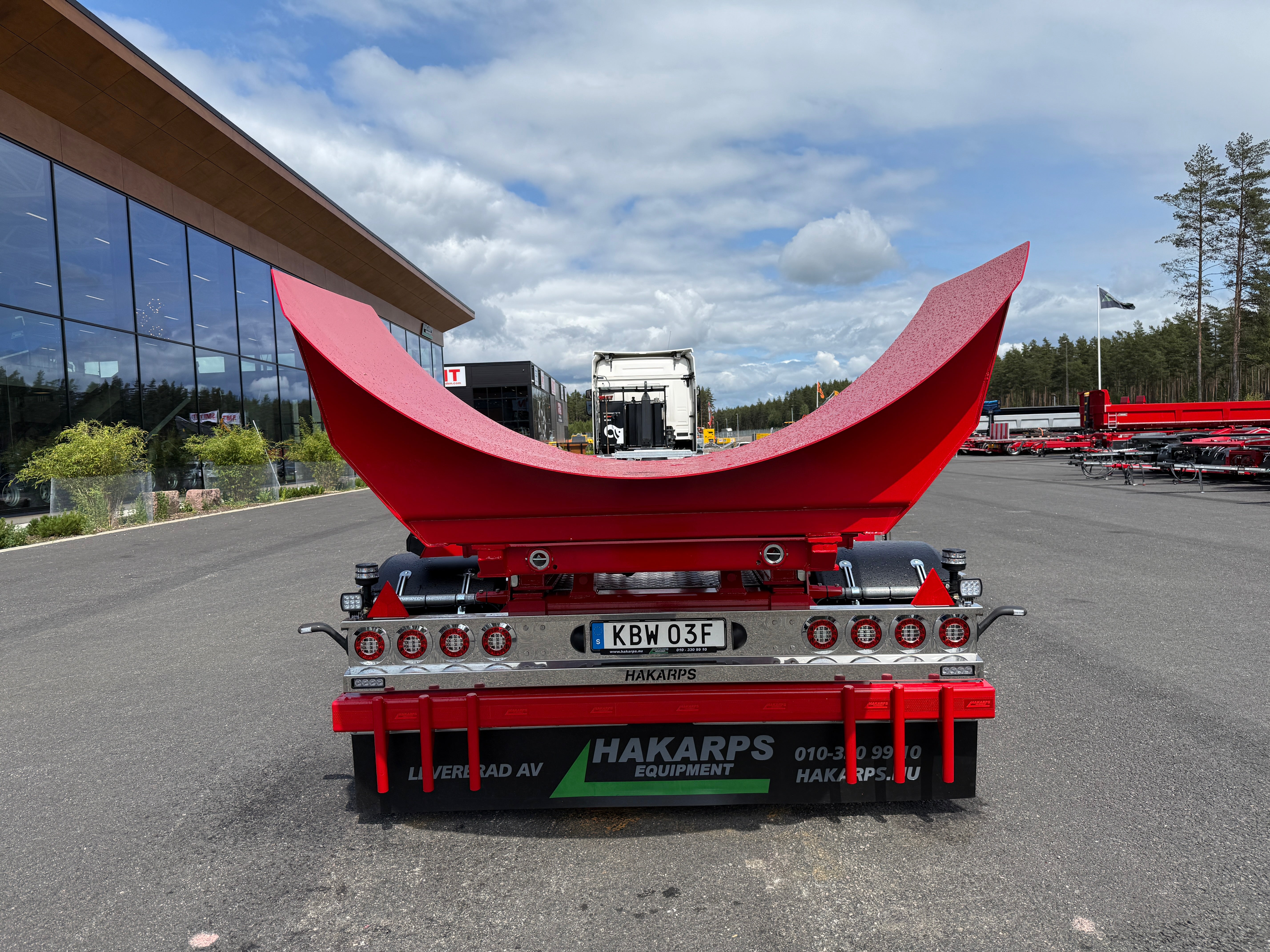 4 axlad 38 tons lastväxlarvagn med tipp, skjutbar boggie och flak
