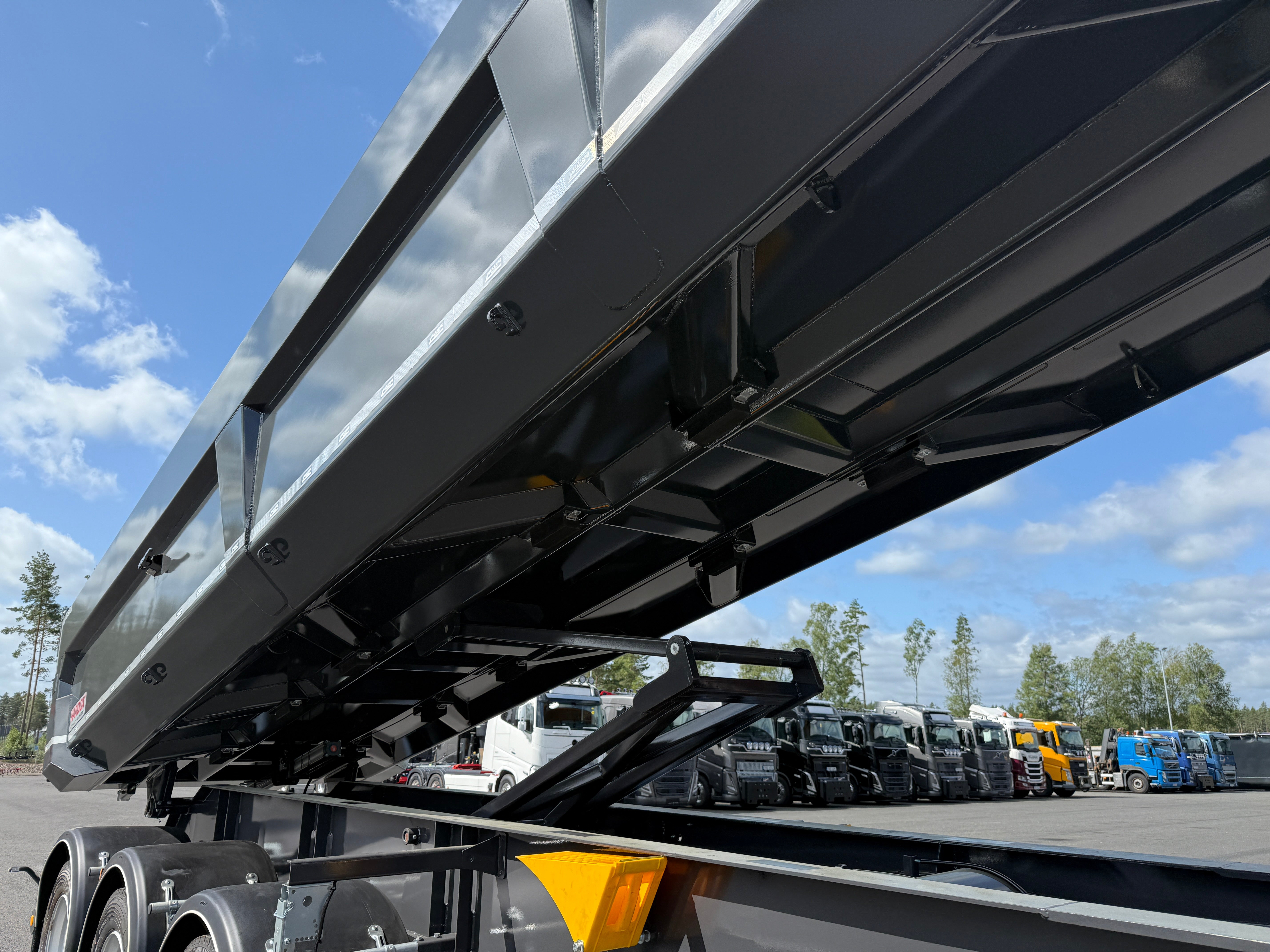 5 axlad 42 tons dumpervagn med skjutbar dragstång