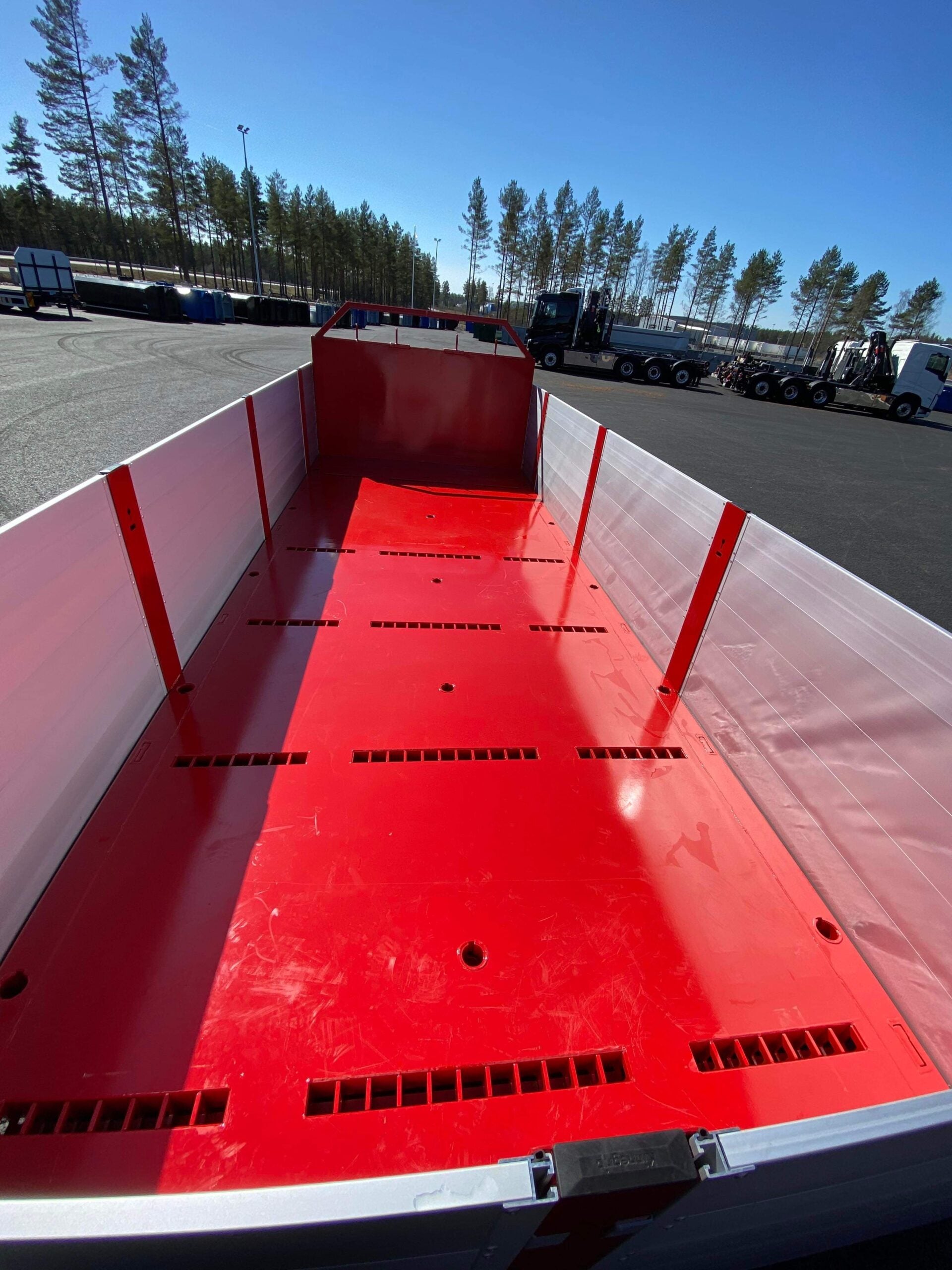 Styckegodsflak / flak med alulämmar 6,5m
