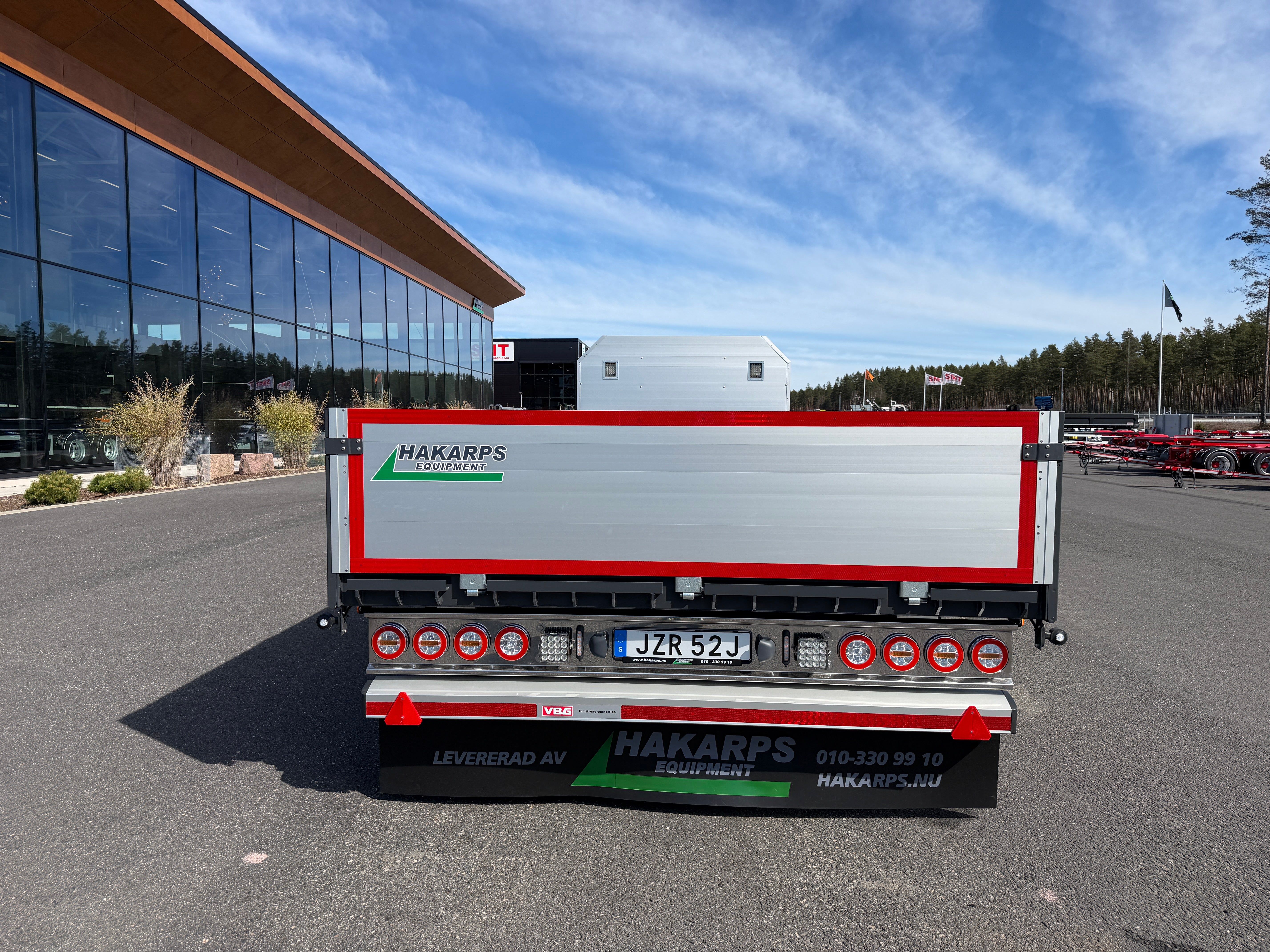 3 axlad 24 tons axlad flakkärra