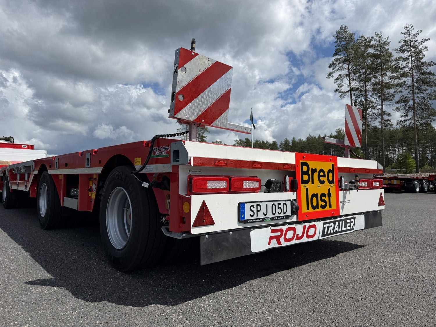 Spansk expertis möter svenska vägar. Vi tar Rojo Trailer till Sverige