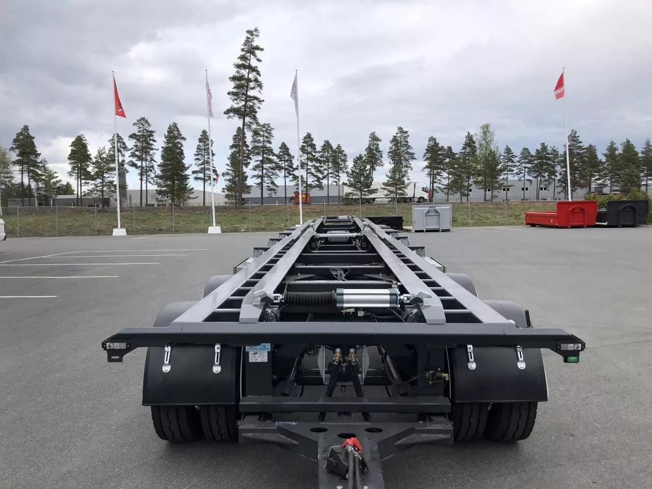4 axlad 38 tons lastväxlarvagn med rullbanor