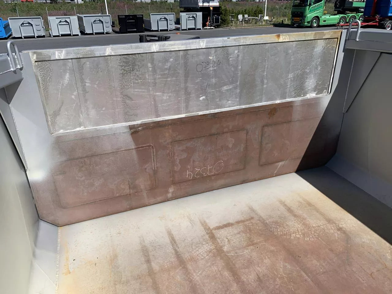 4 axlad 38 tons tippvagn med höglucka skjutbar dragstång