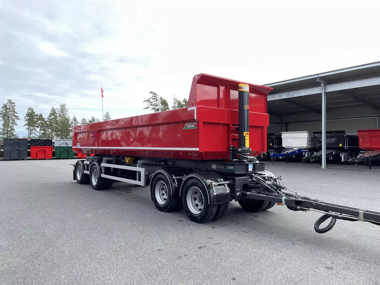 4 axlad 38 tons dumpervagn med skjutbar dragstång