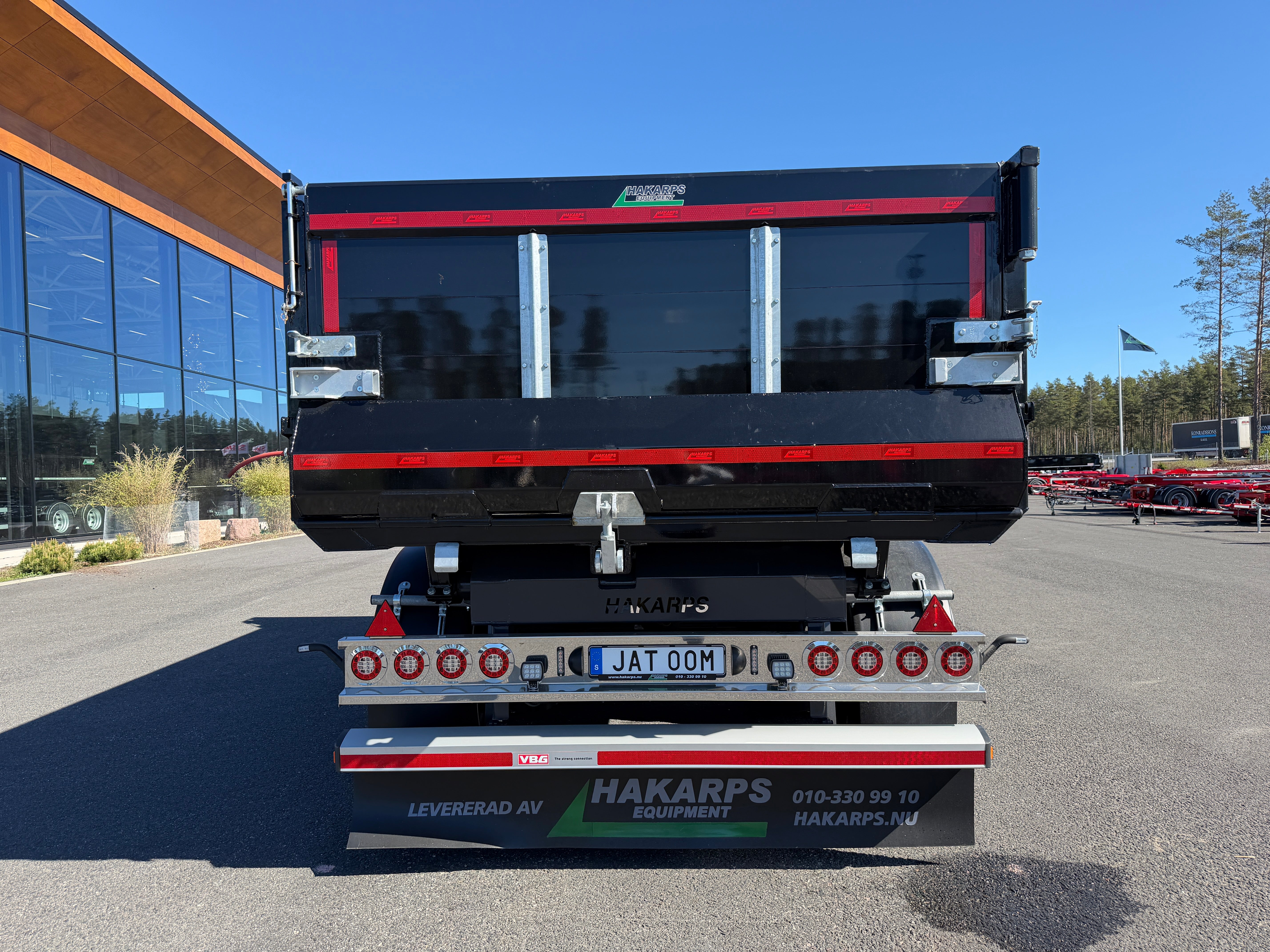 3 axlad 24 tons dumperkärra med kort dragstång