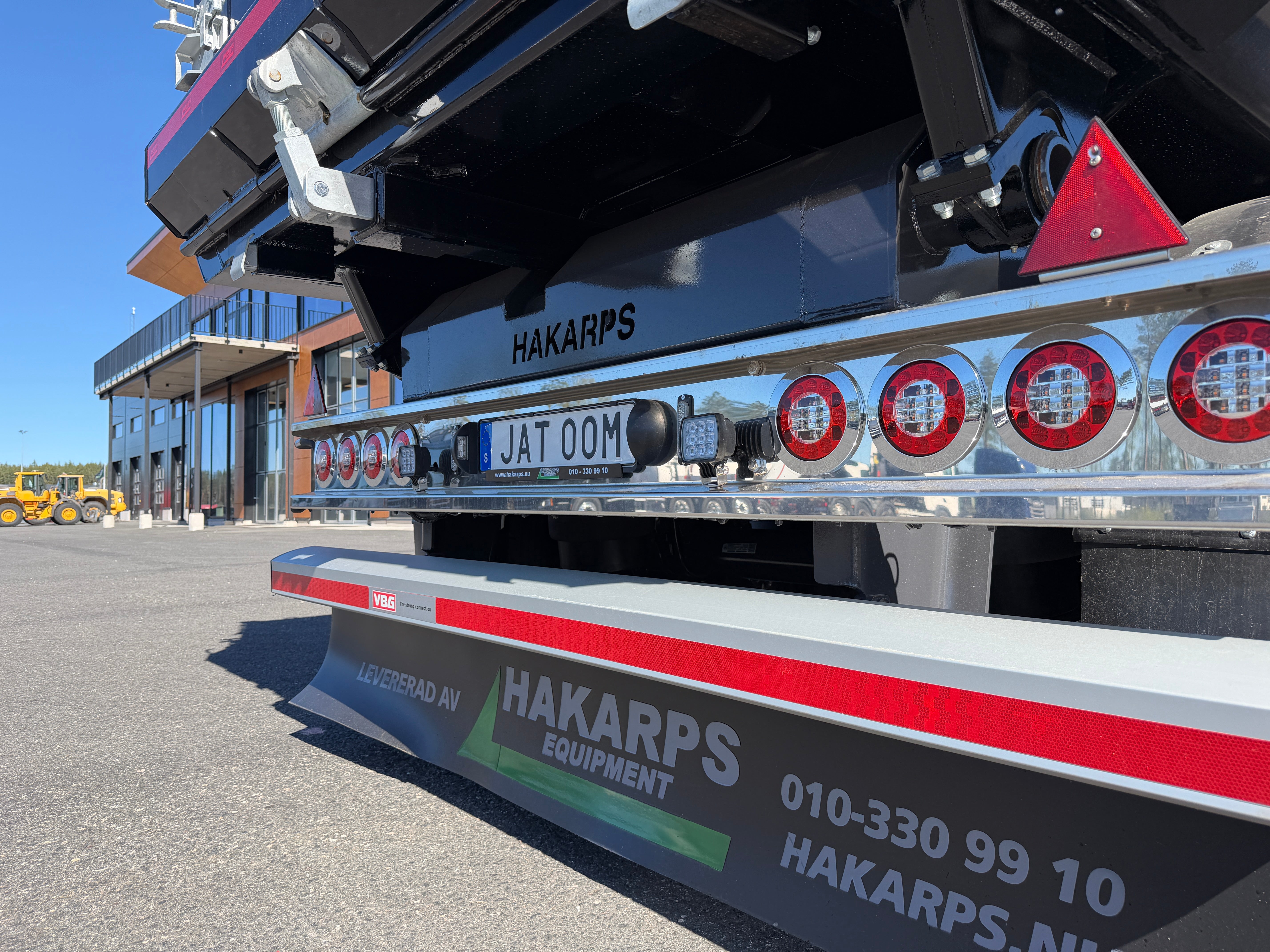3 axlad 24 tons dumperkärra med kort dragstång