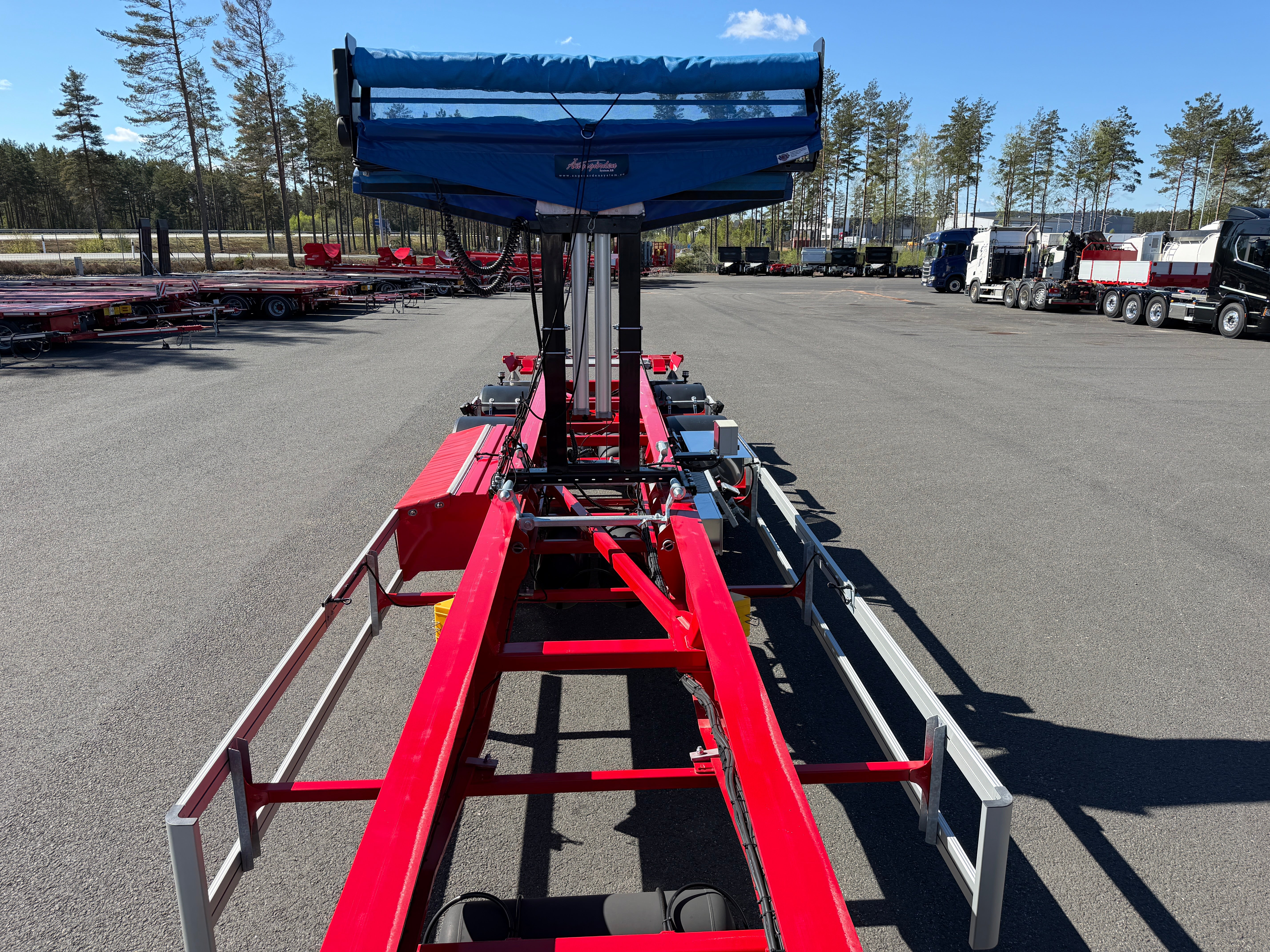 4 axlad 38 tons lastväxlarvagn med HyCover