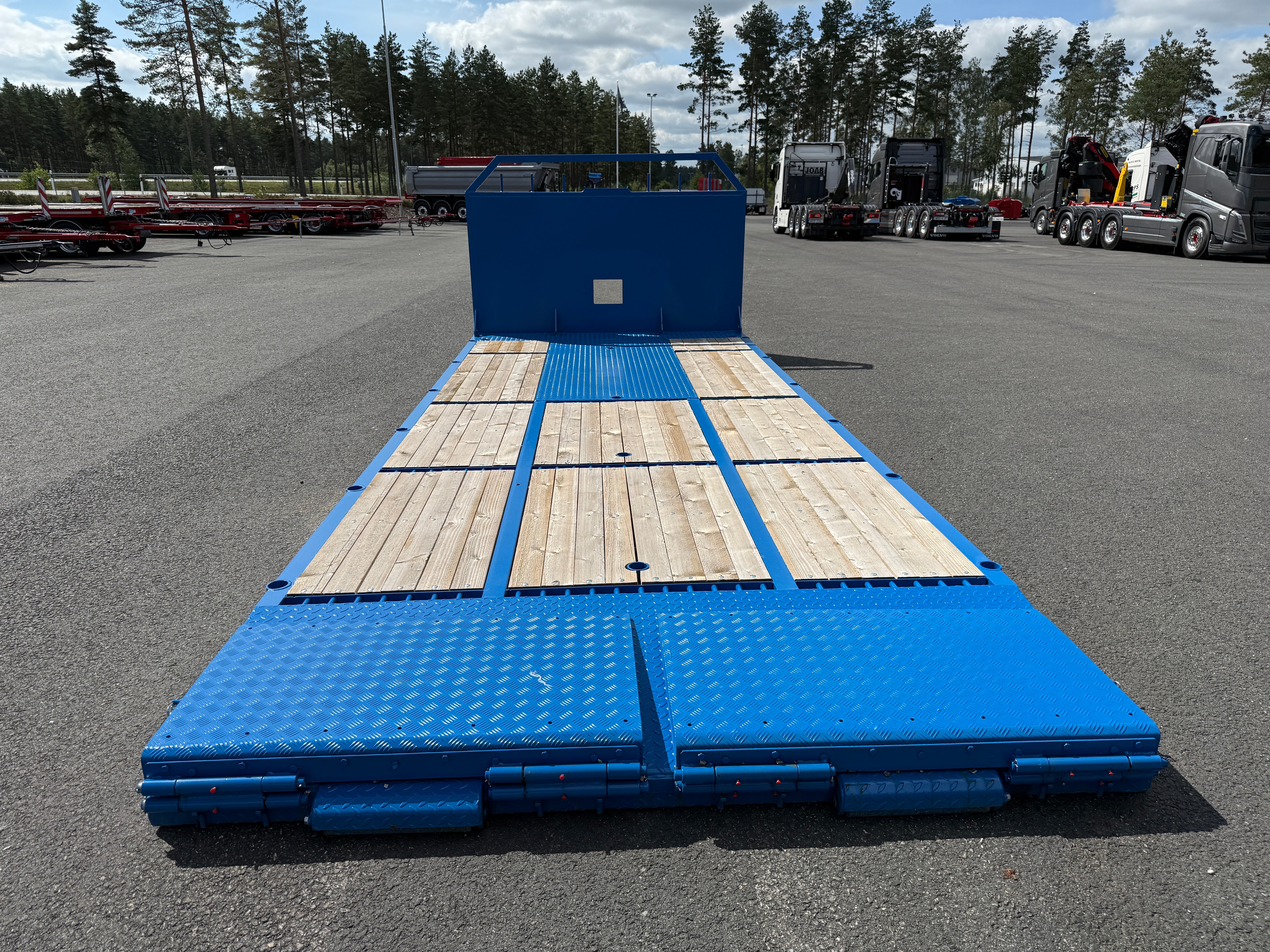Maskinflak med stegar och sandwich ramp