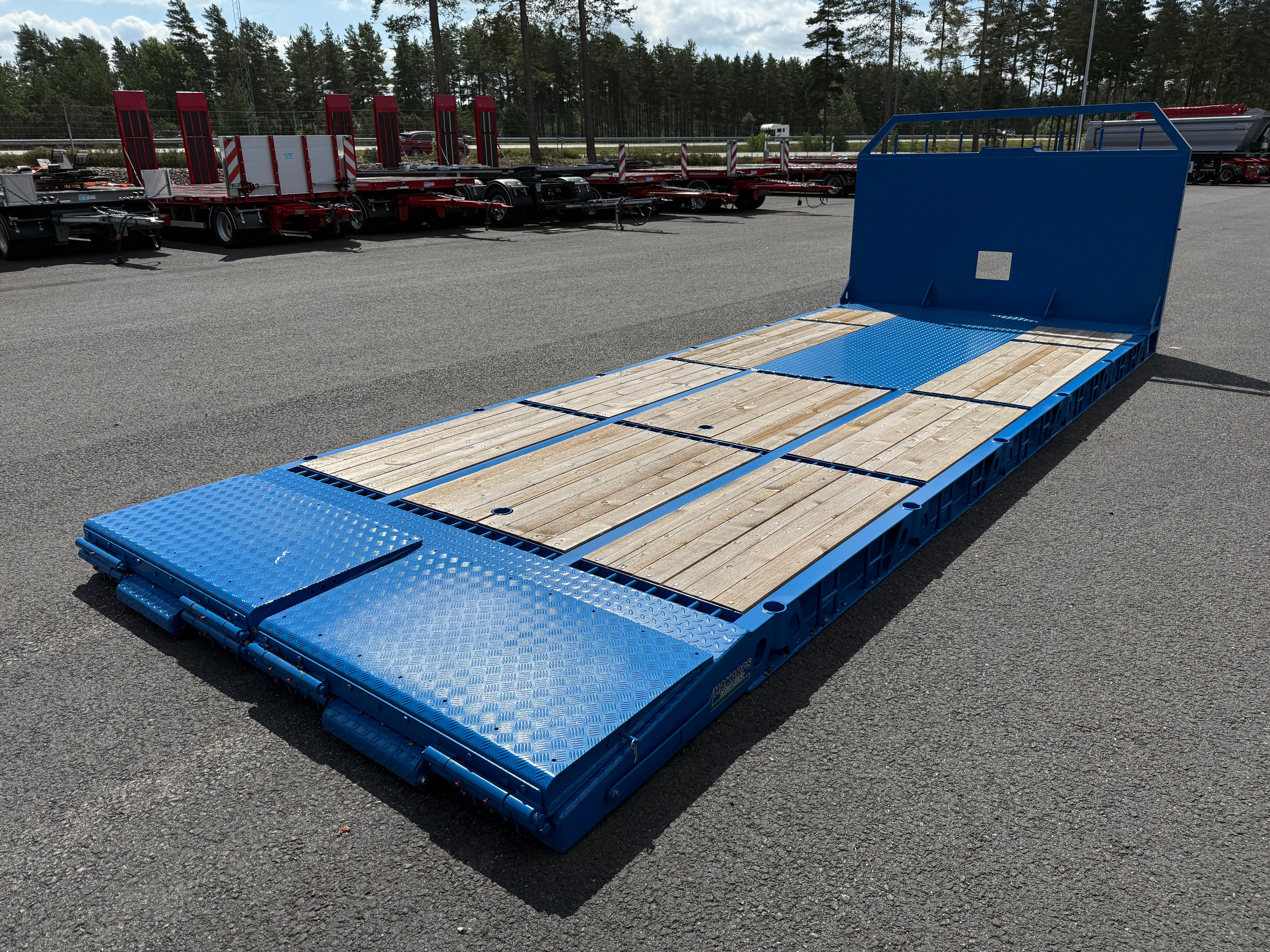 Maskinflak med stegar och sandwich ramp